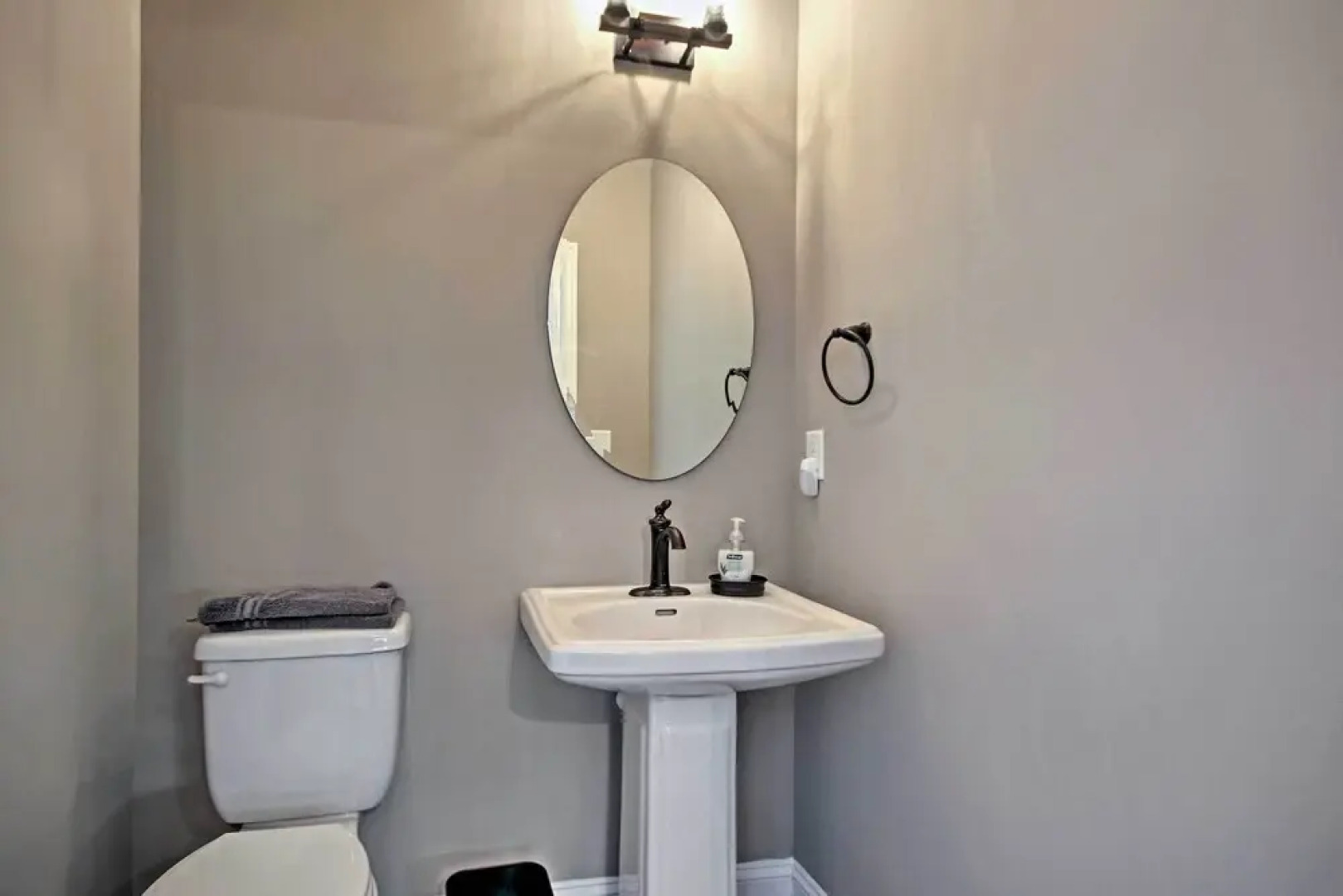 Lake Anna Home w/ Dock & Private Shoreline!