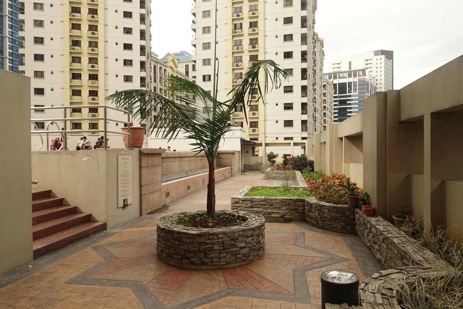 Luxury Condo at Forbeswood Parklane