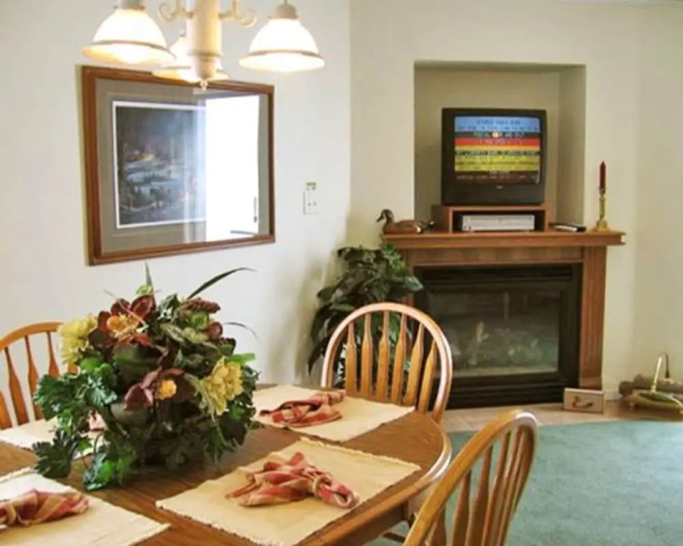 4 Bedroom House- Rustic Style Next to Spirit Lake