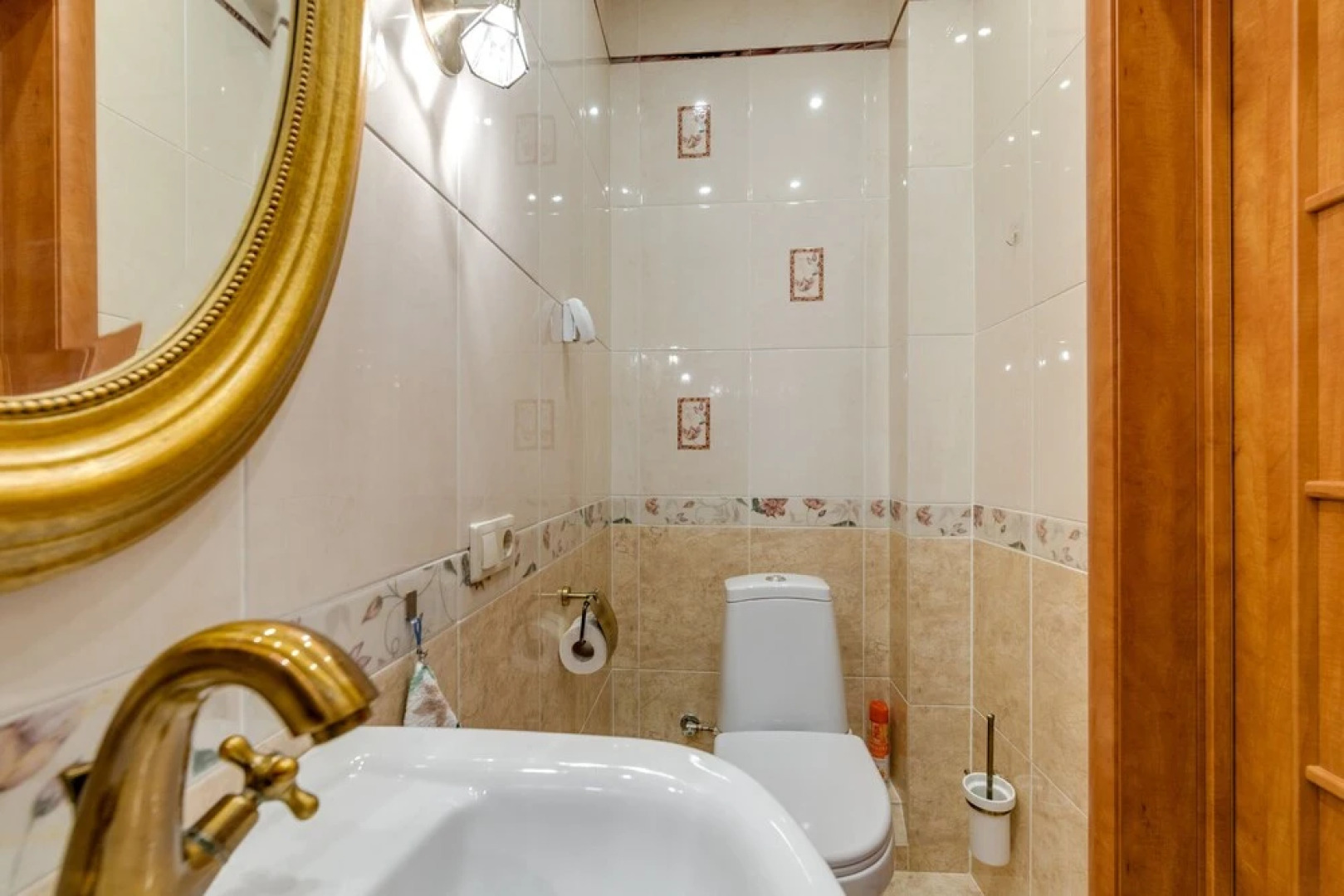 Simply Comfort, Modern Townhome, Sauna