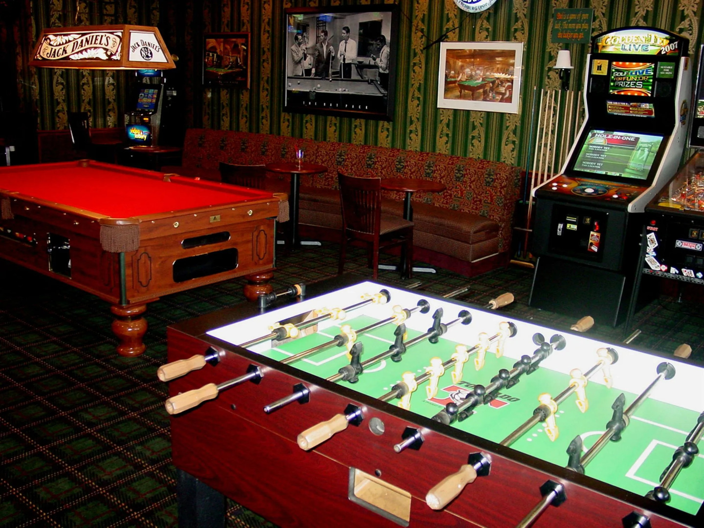 Rogue Regency Inn and Suites