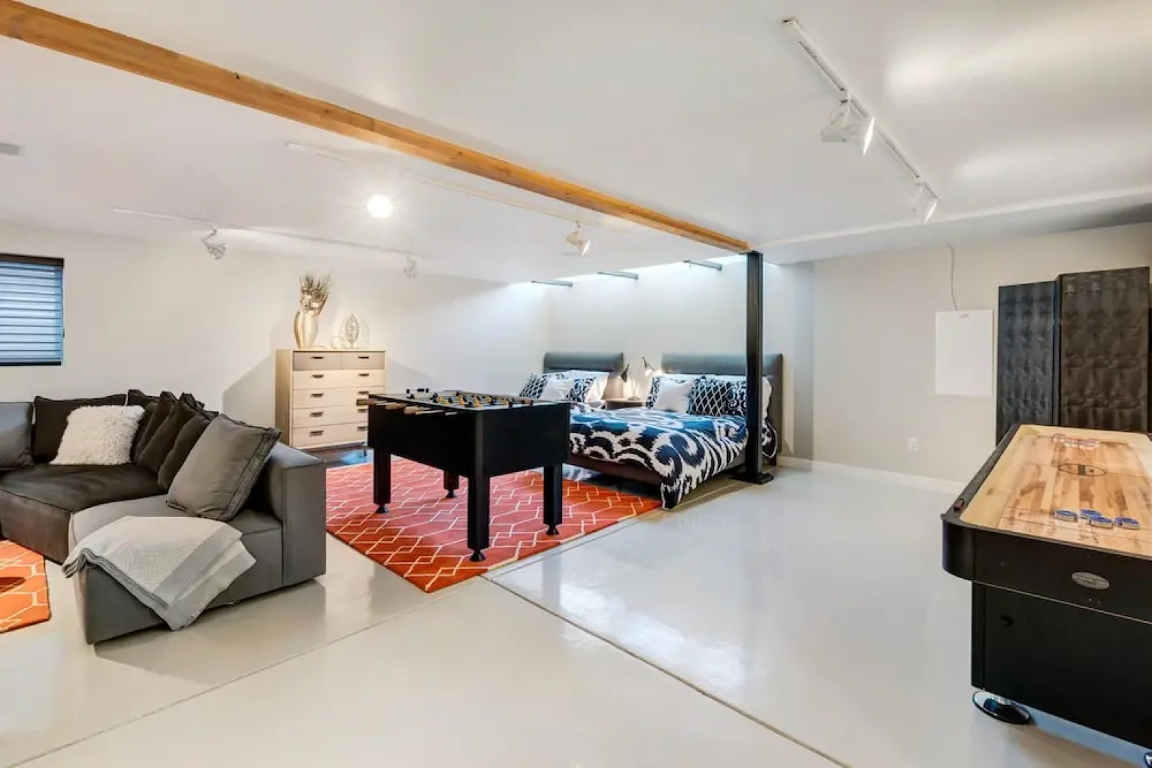 Modern River Front Luxury Chalet by Winter Park Escapes