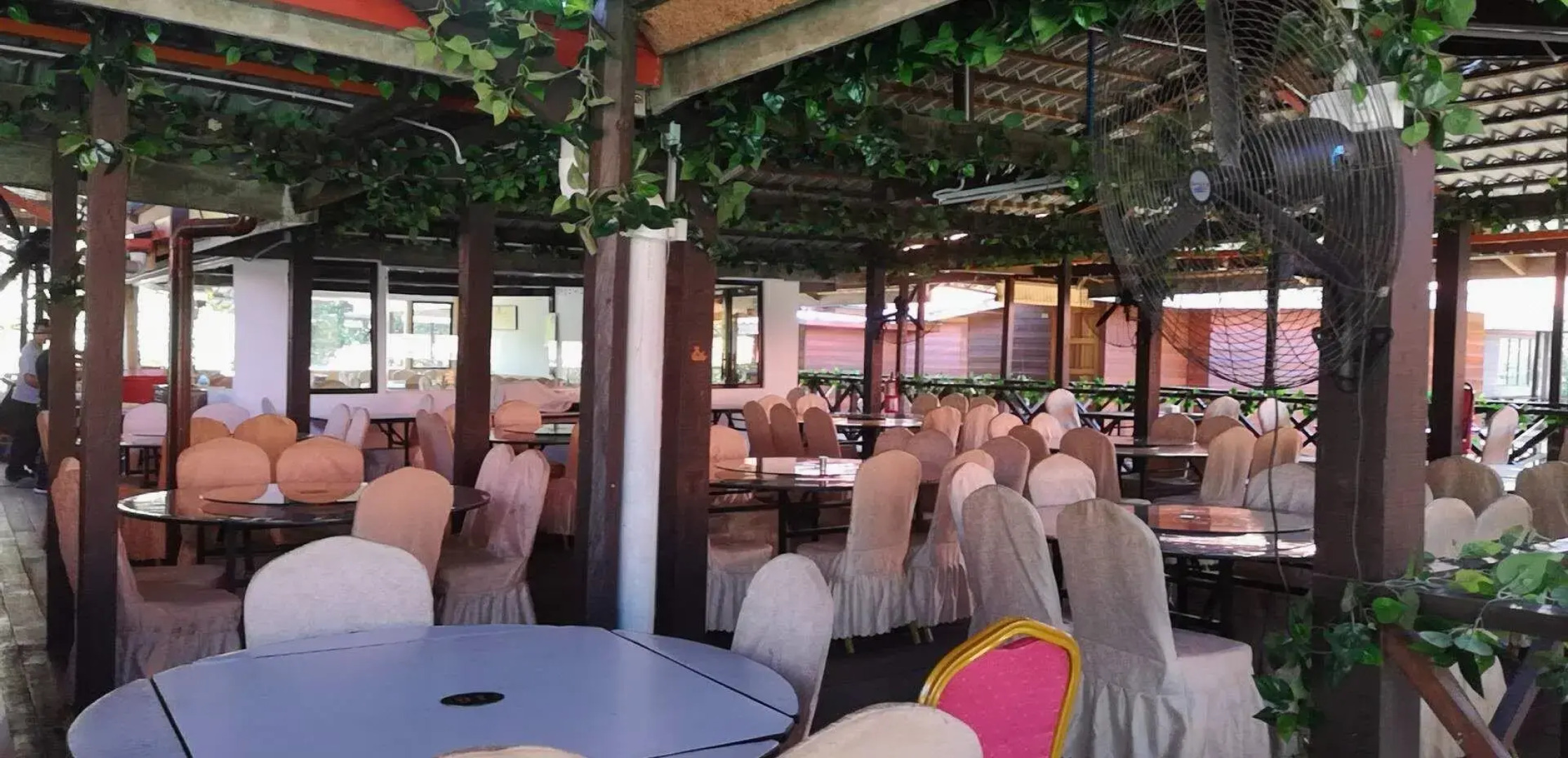 Gayang friendly water house homestay