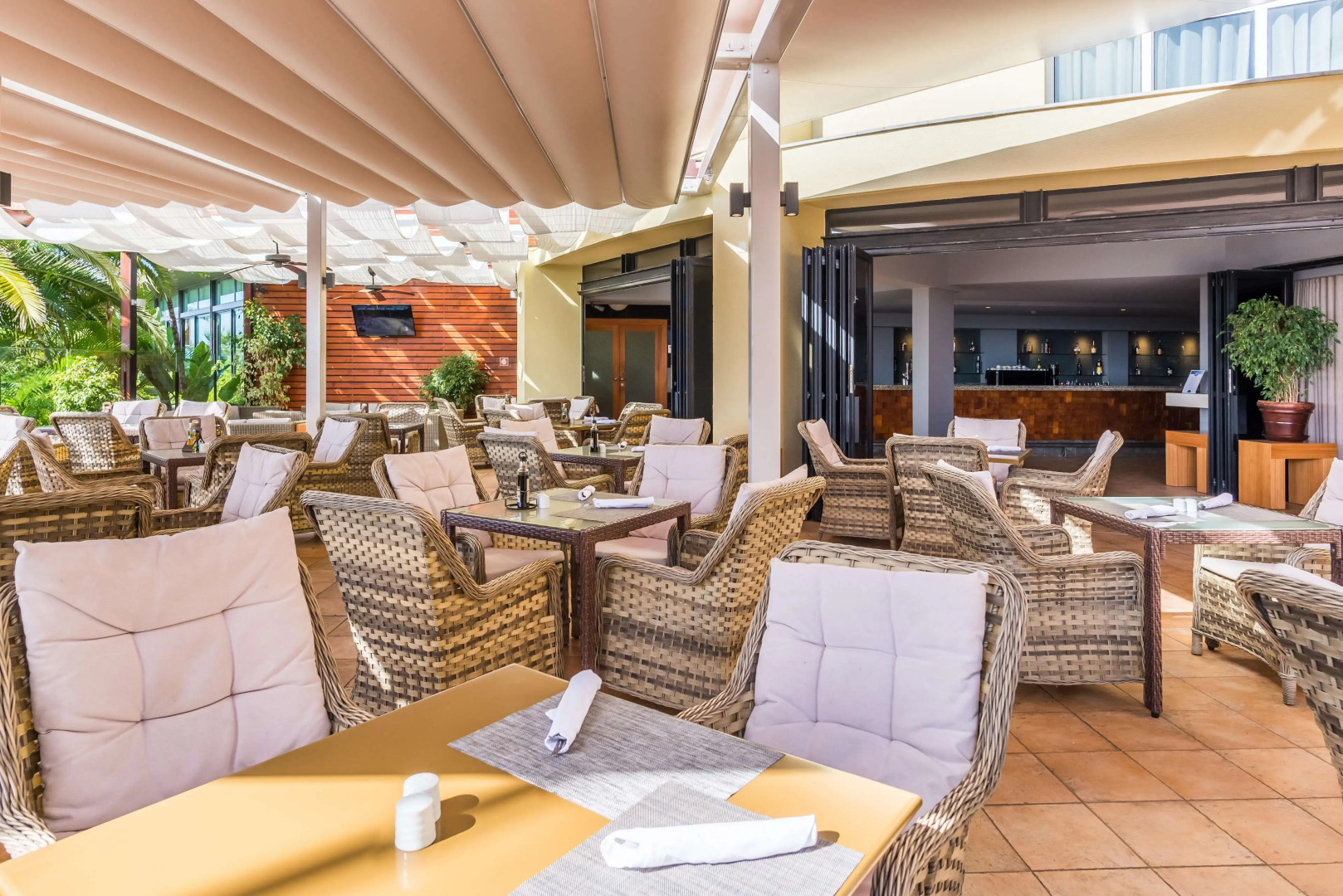 Курортный отель Calheta Beach - All Inclusive