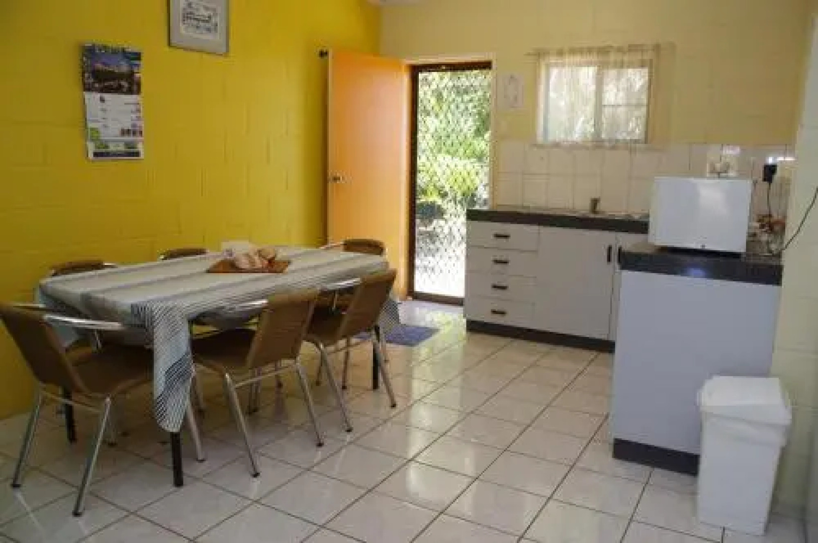 Ash’s Holiday Units