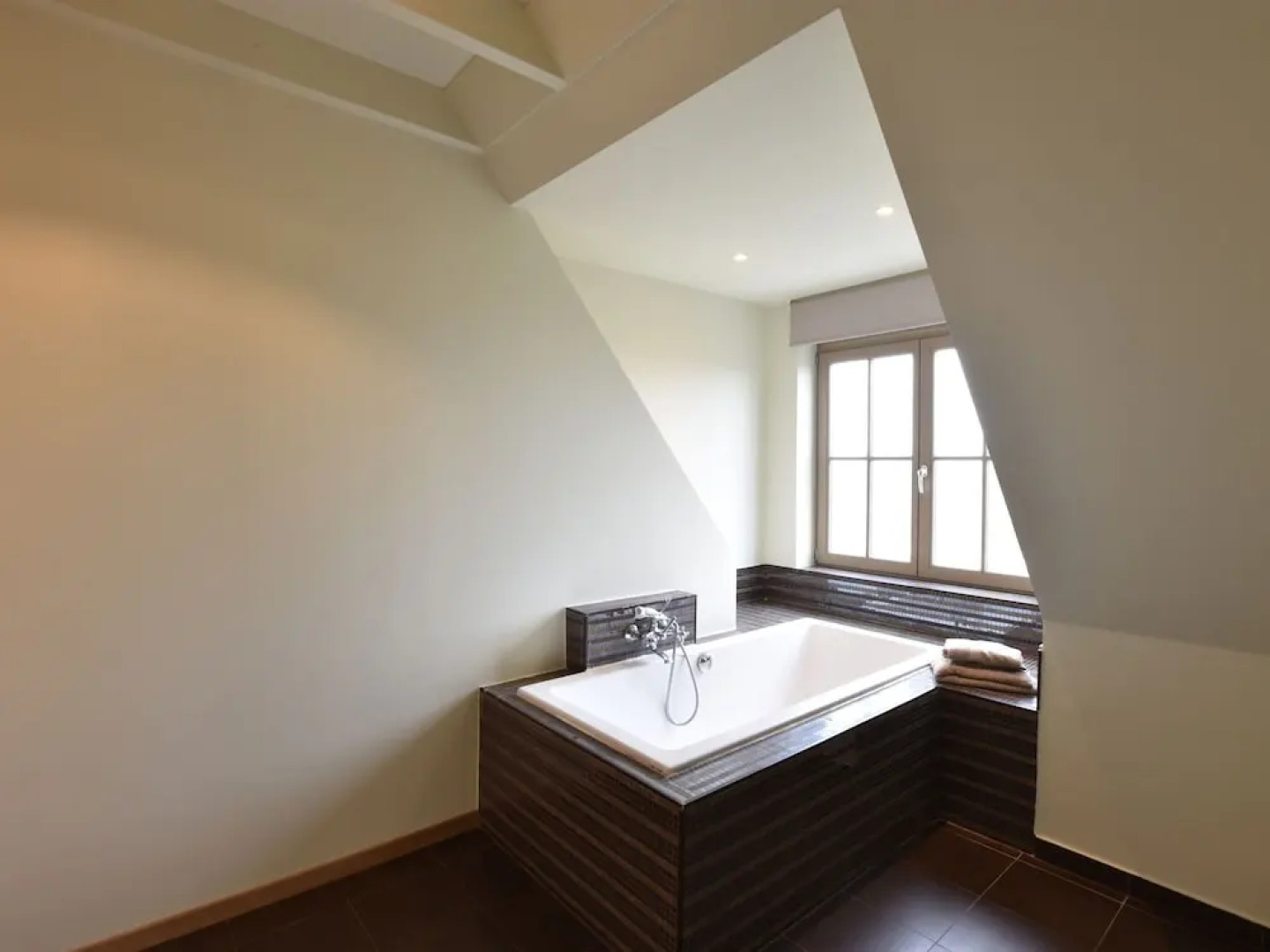 Cozy Apartment in West Flanders with Sauna & Hot Tub