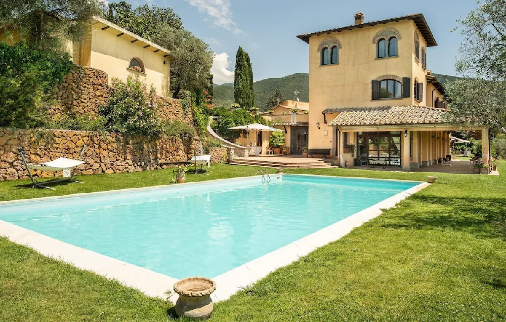 Beautiful Apartment in Poggio Catino With 1 Bedrooms, Wifi and Outdoor Swimming Pool