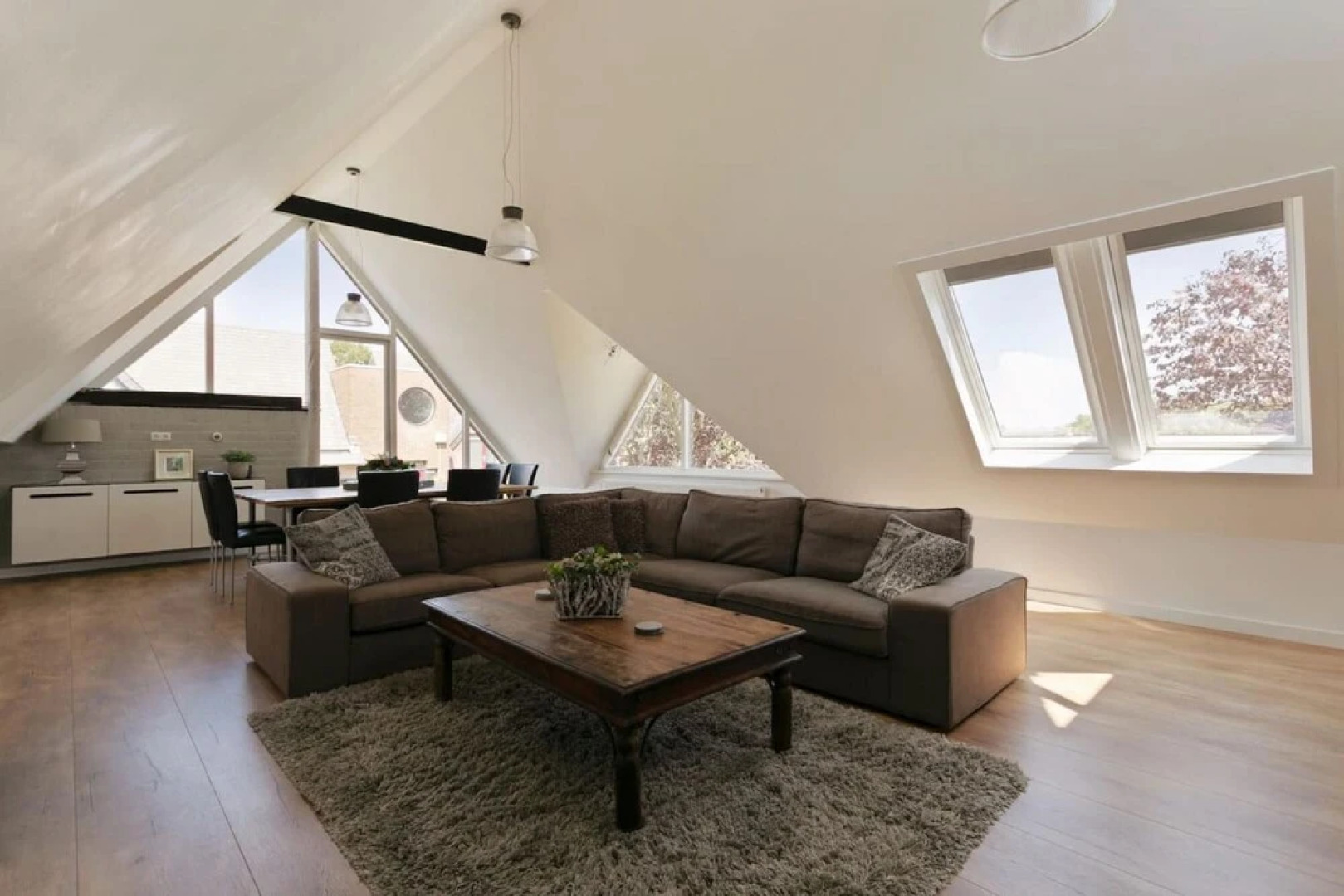 Luxorious Villa s for 22 Persons