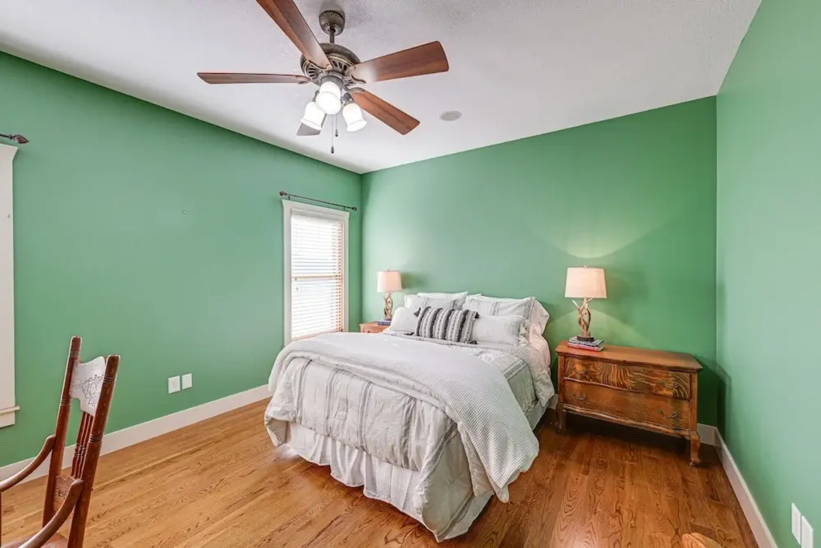 Mountain-view Georgia Cabin w/ 2 Decks