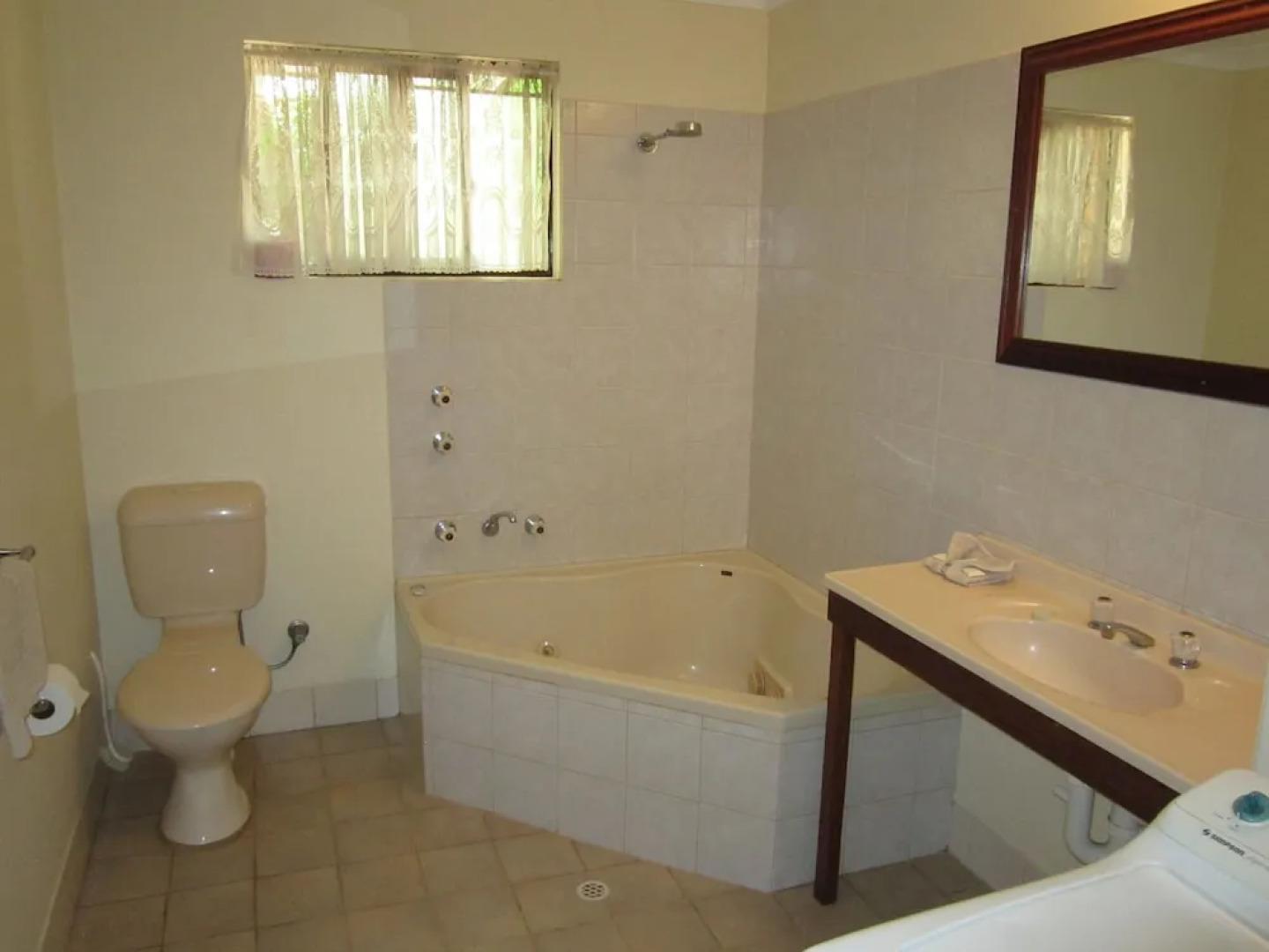 Marri Lodge & Cottages