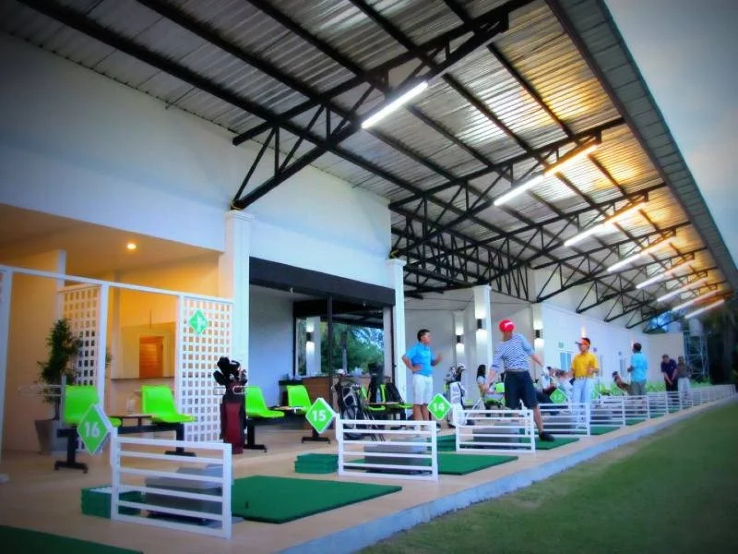 Palm Driving Range & Resort