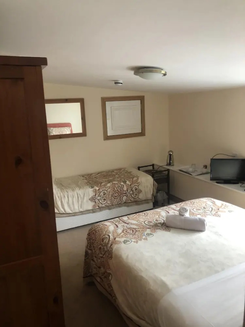 Sir Alfred Munnings Hotel