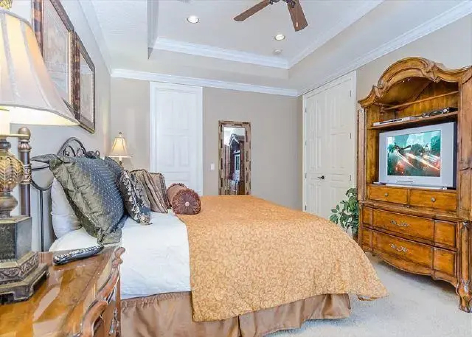 Gathering Court House