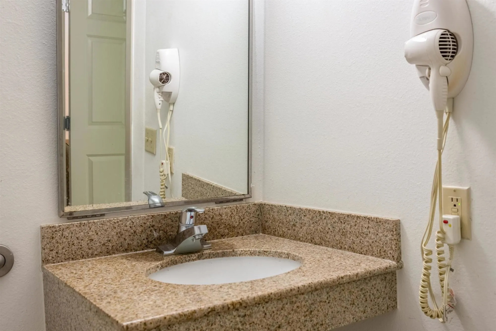 OYO Townhouse Sulphur, LA Extended Stay