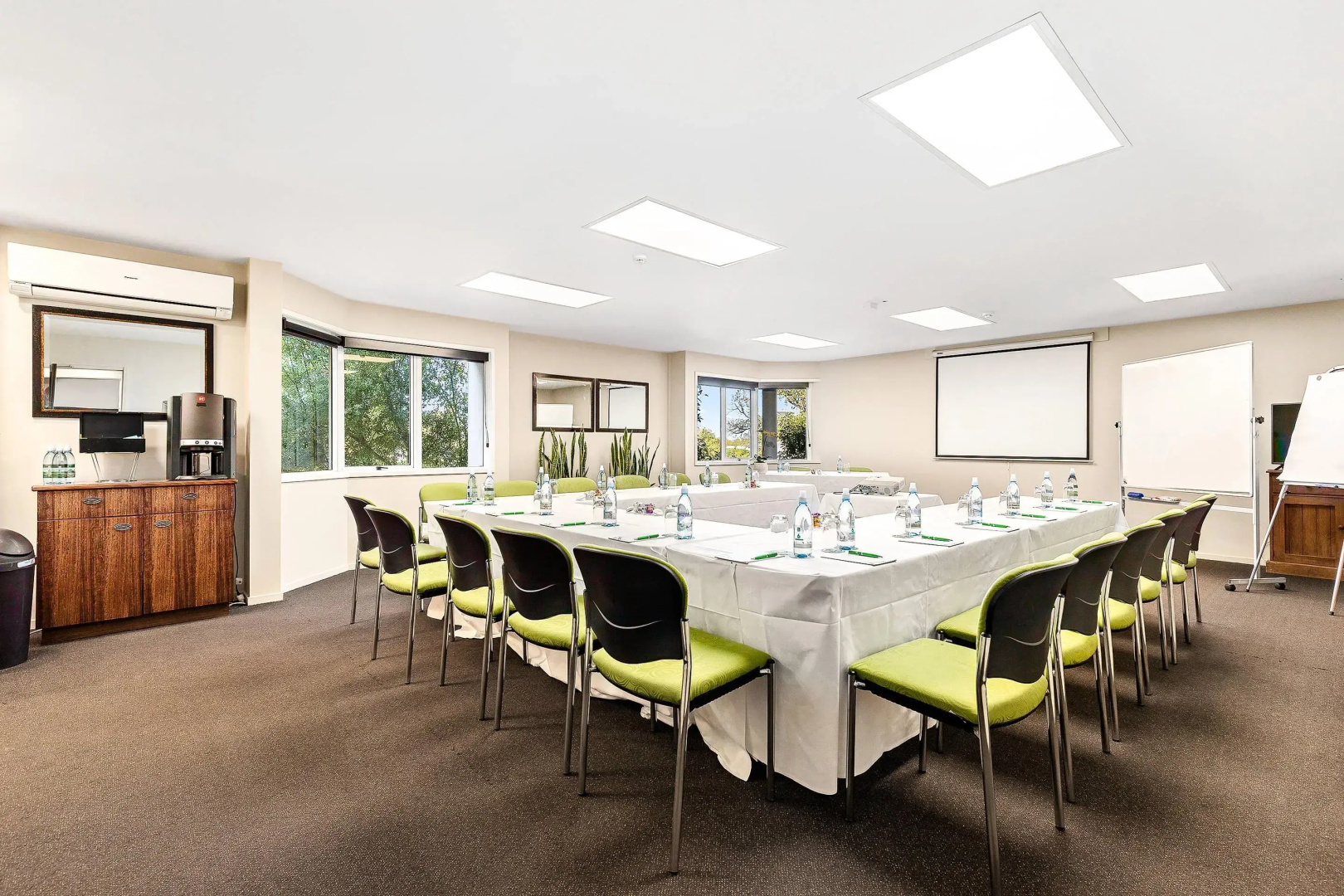 Hotel Elms Christchurch, an Ascend Collection Hotel
