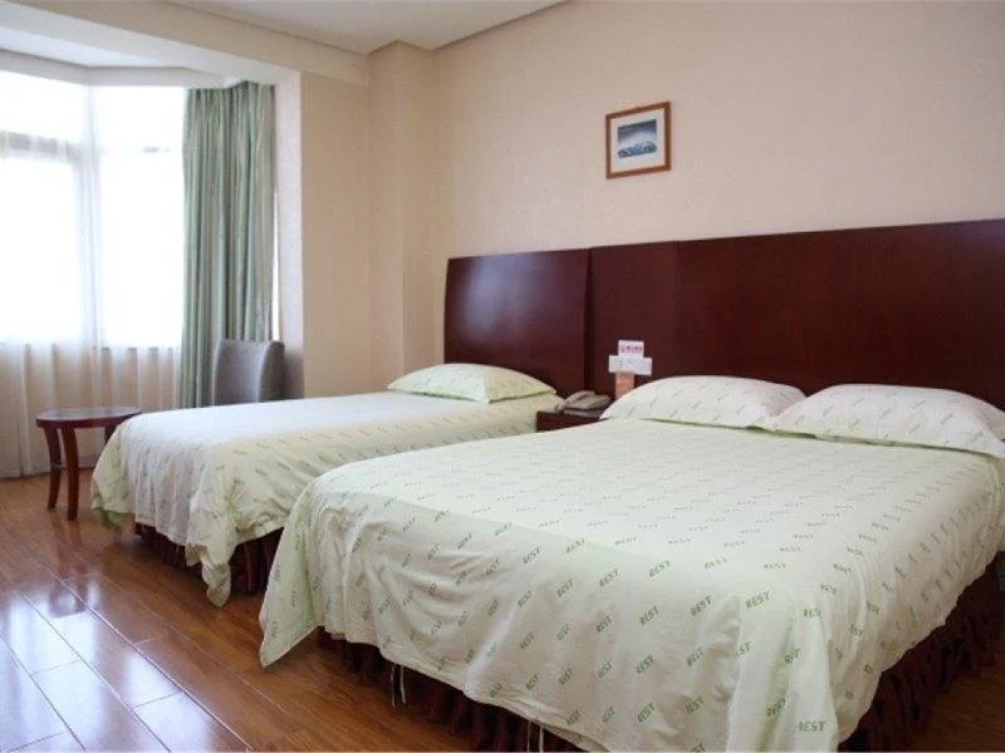 锐思特酒店(宜昌步行街店)