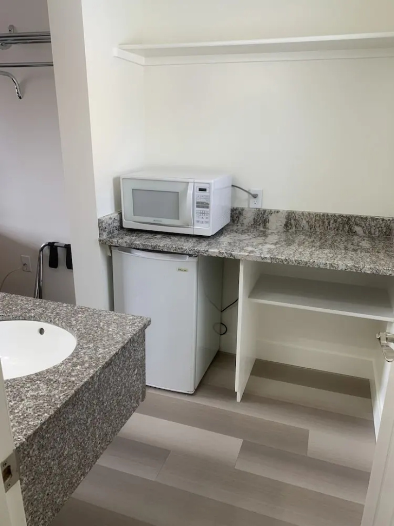 Days Inn by Wyndham Lake Point