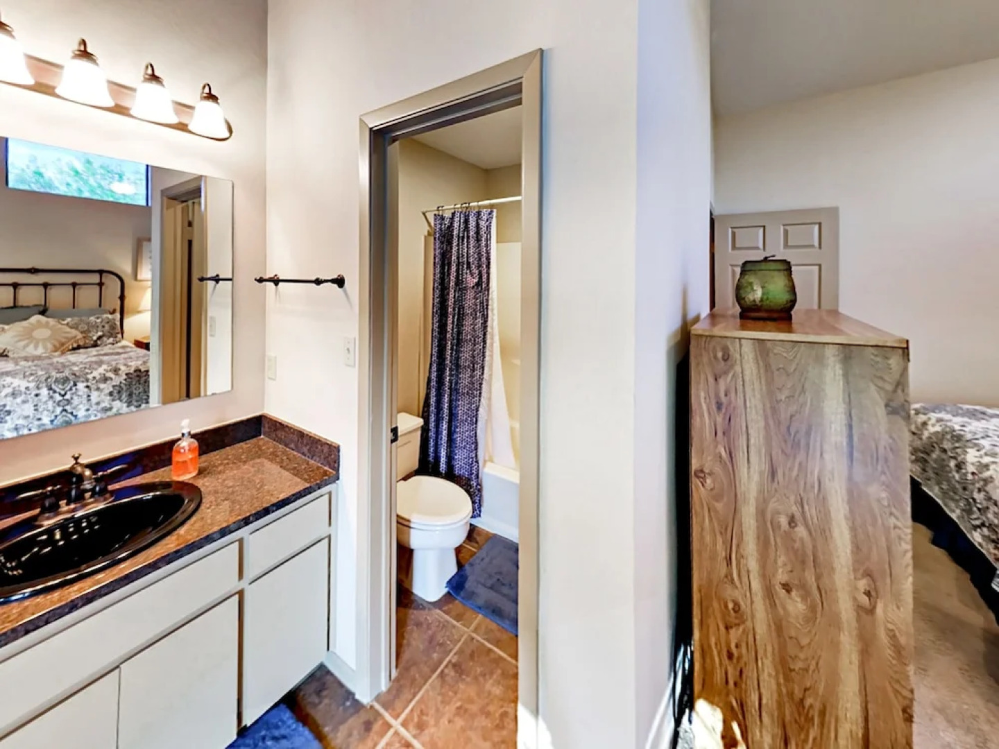 104 Horseshoe Bay Townhouse #18 2 Bedrooms 2 Bathrooms Townhouse