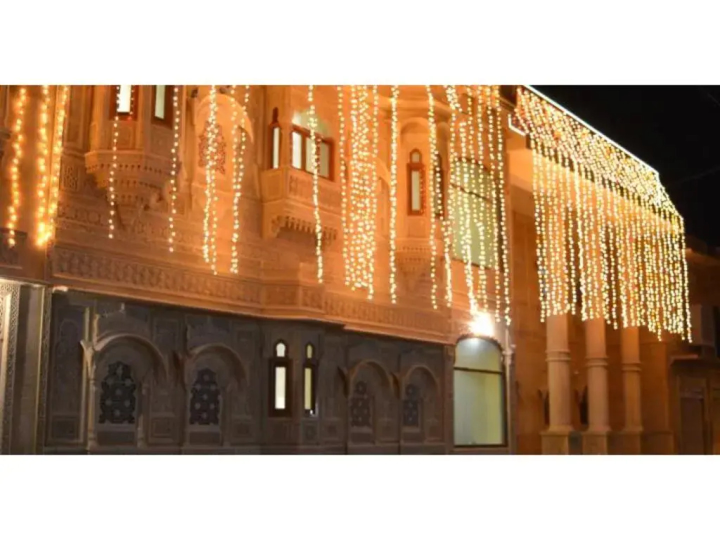 Vista Rooms at Gadisar Road