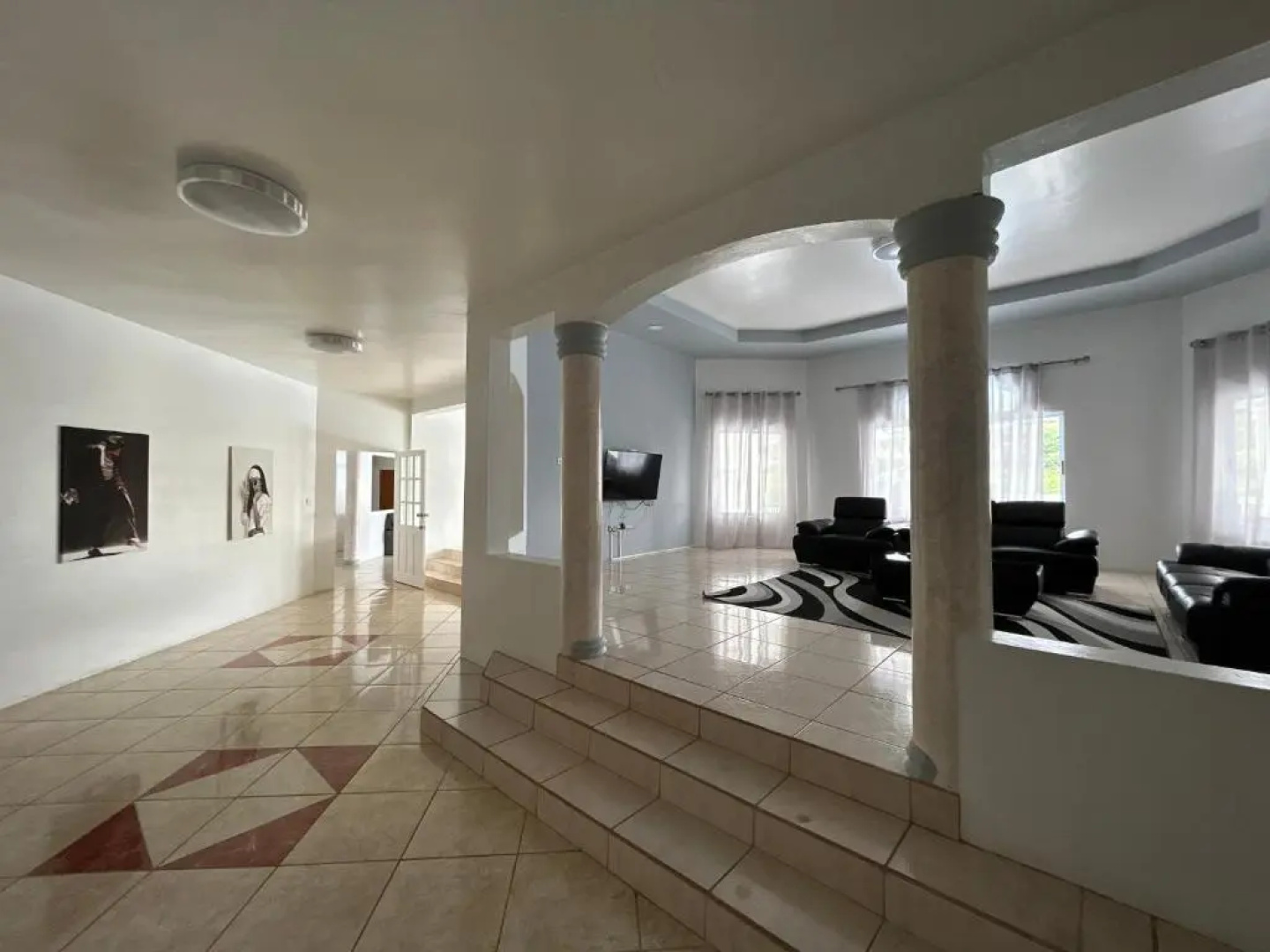 Luxury 5BD Villa - Massive Pool & Outdoor Vibe