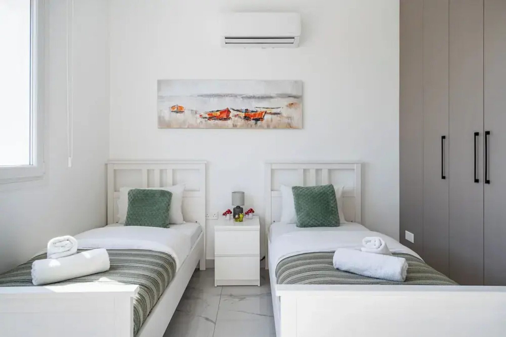 Doria 2-Bedroom Apartment & Balcony in Larnaca