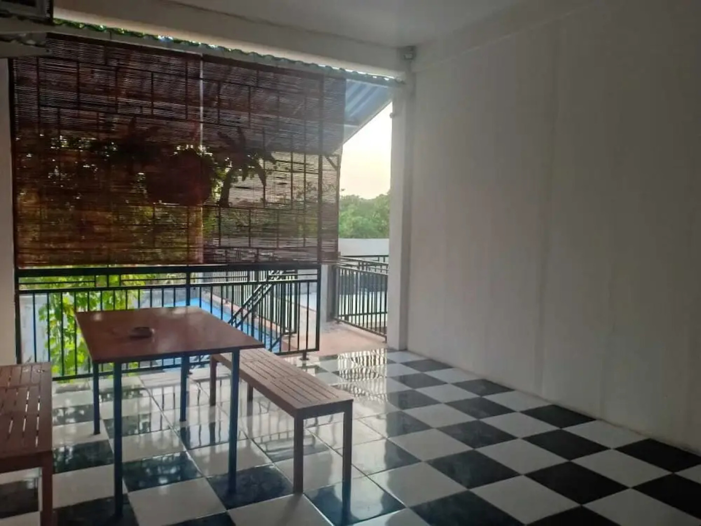 Coconut Hotel - Hostel