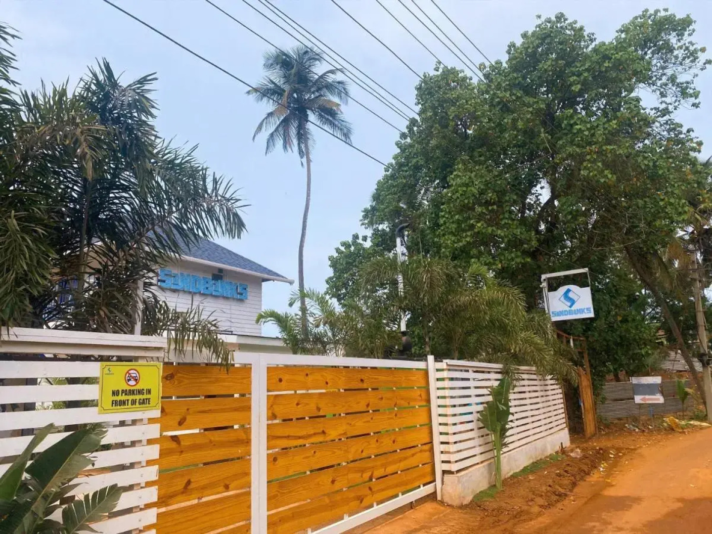 Sandbanks Beach Villas Morjim