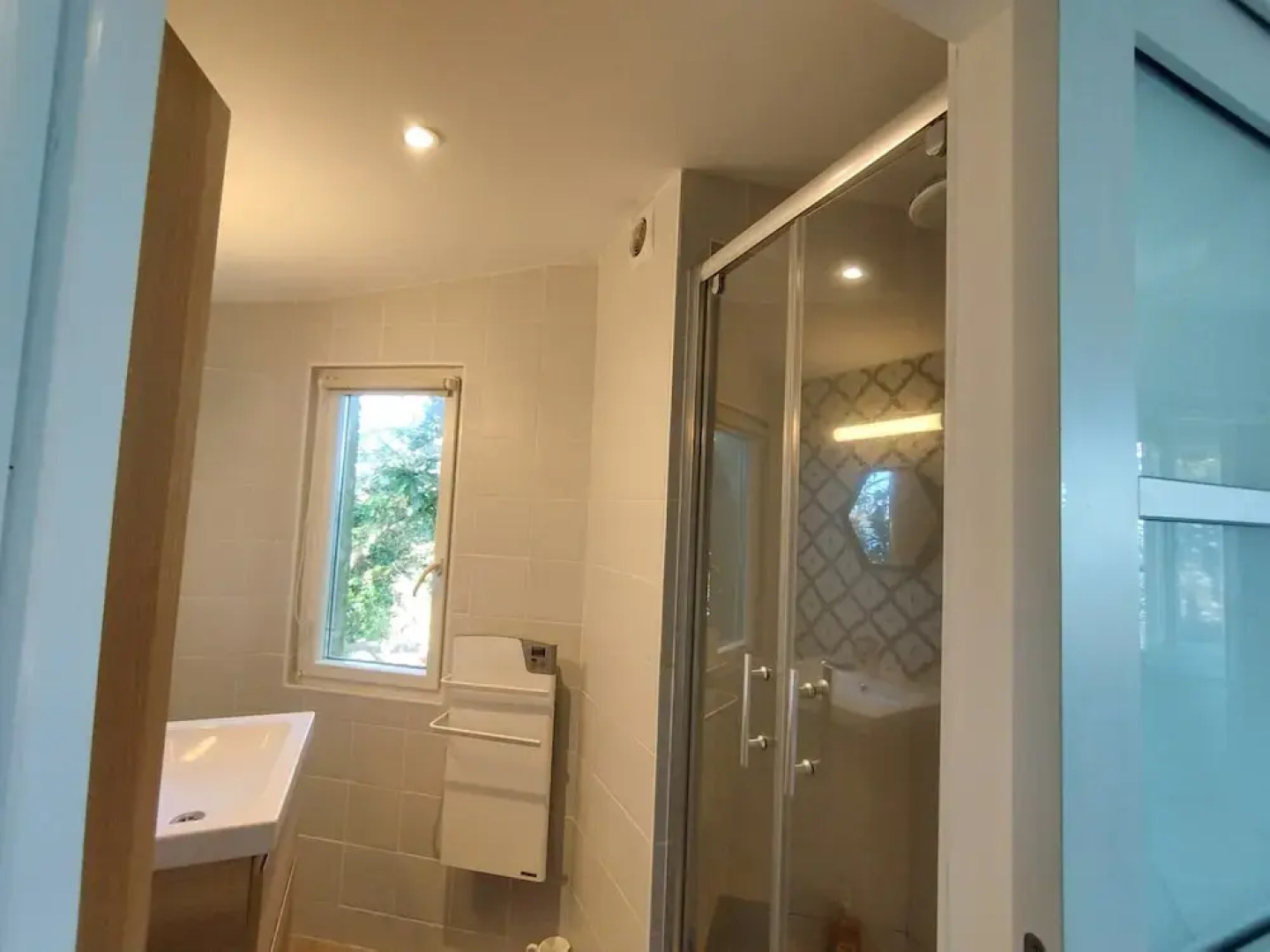 Superb Villa With sea View Near the Beach