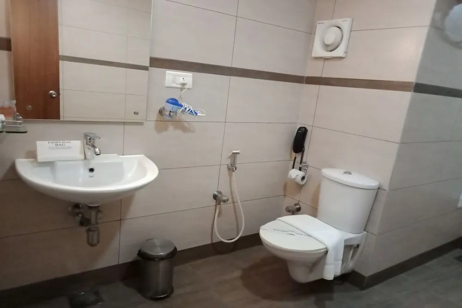 Capital O 19742 Hotel Dona Castle