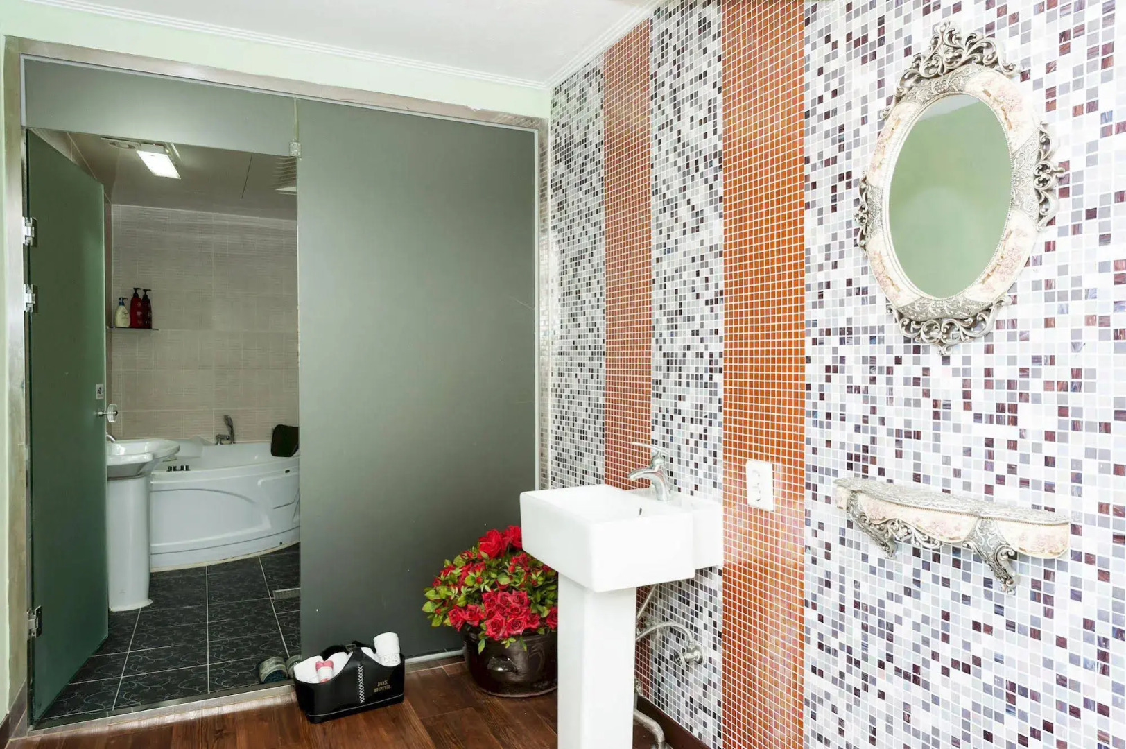 Fox Tourist Hotel Gunsan