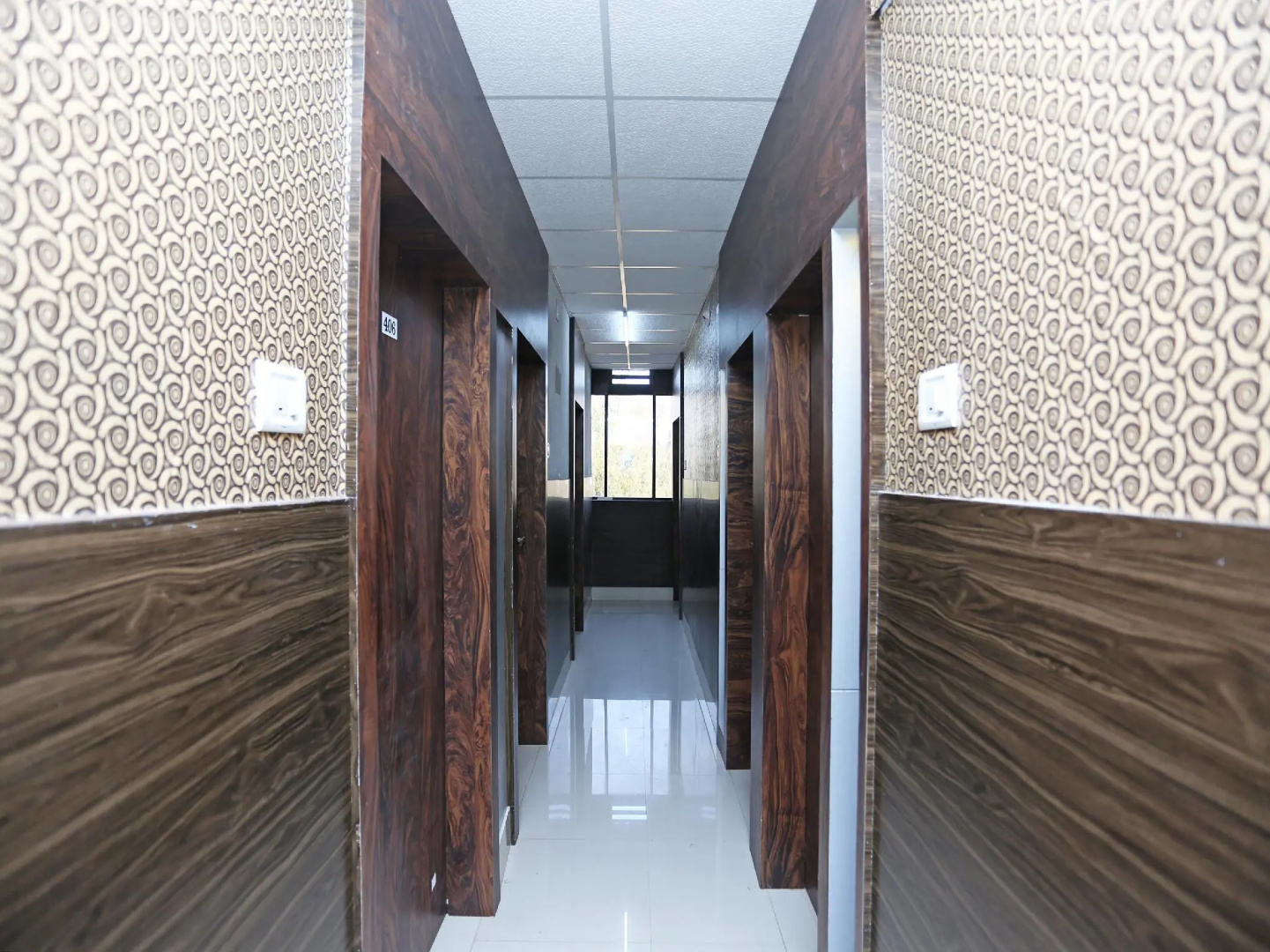 OYO 28174 Hotel Sai Krupa