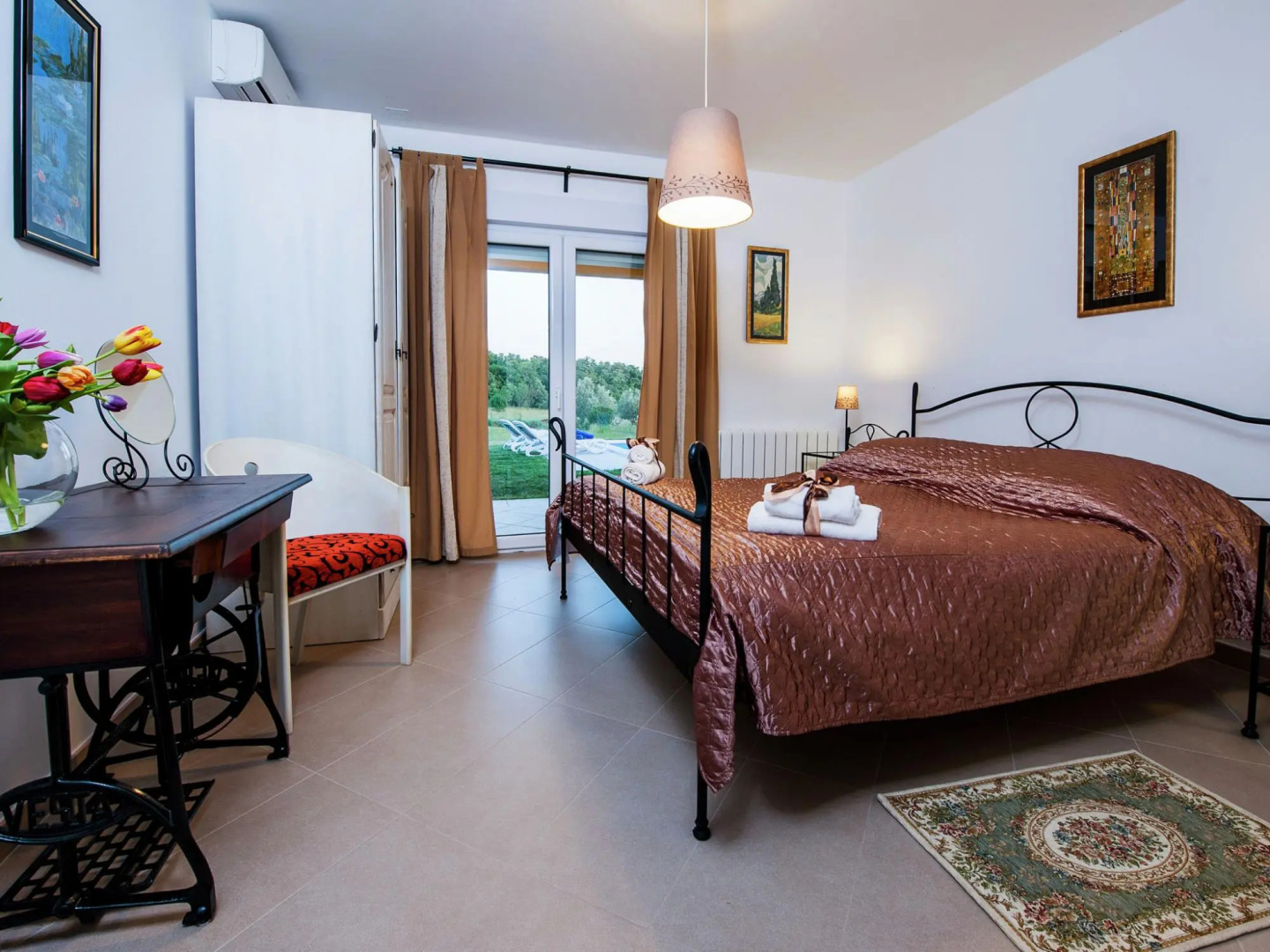 Villa in Sorici With Private Pool