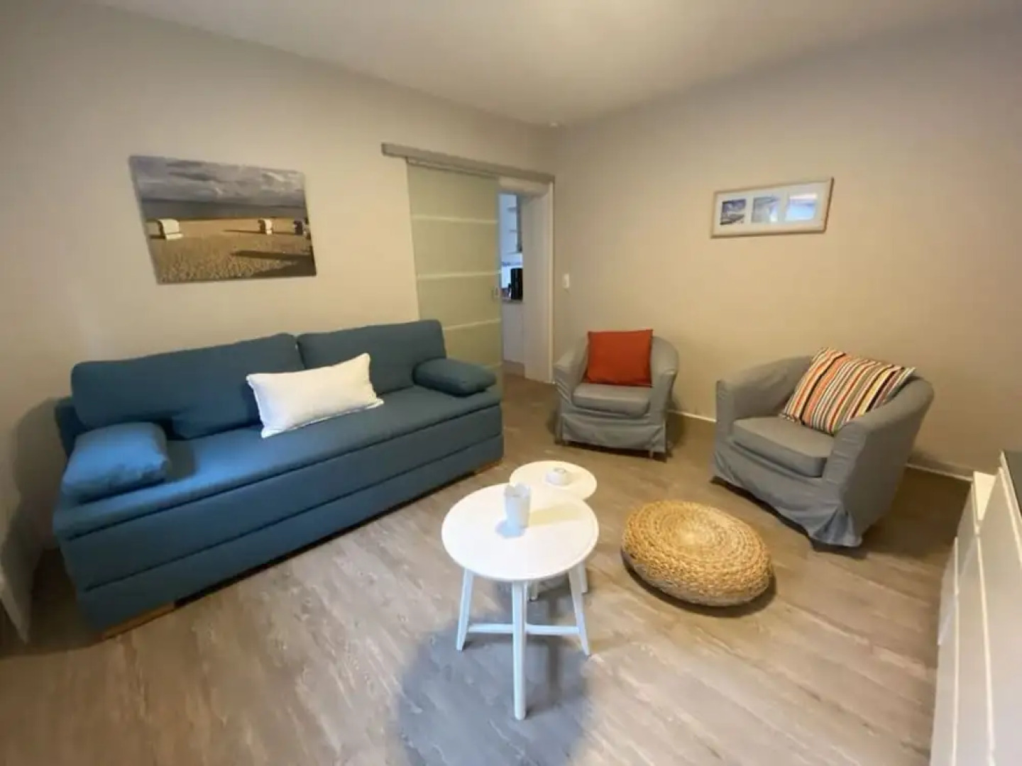 2 Rena Modern Retreat