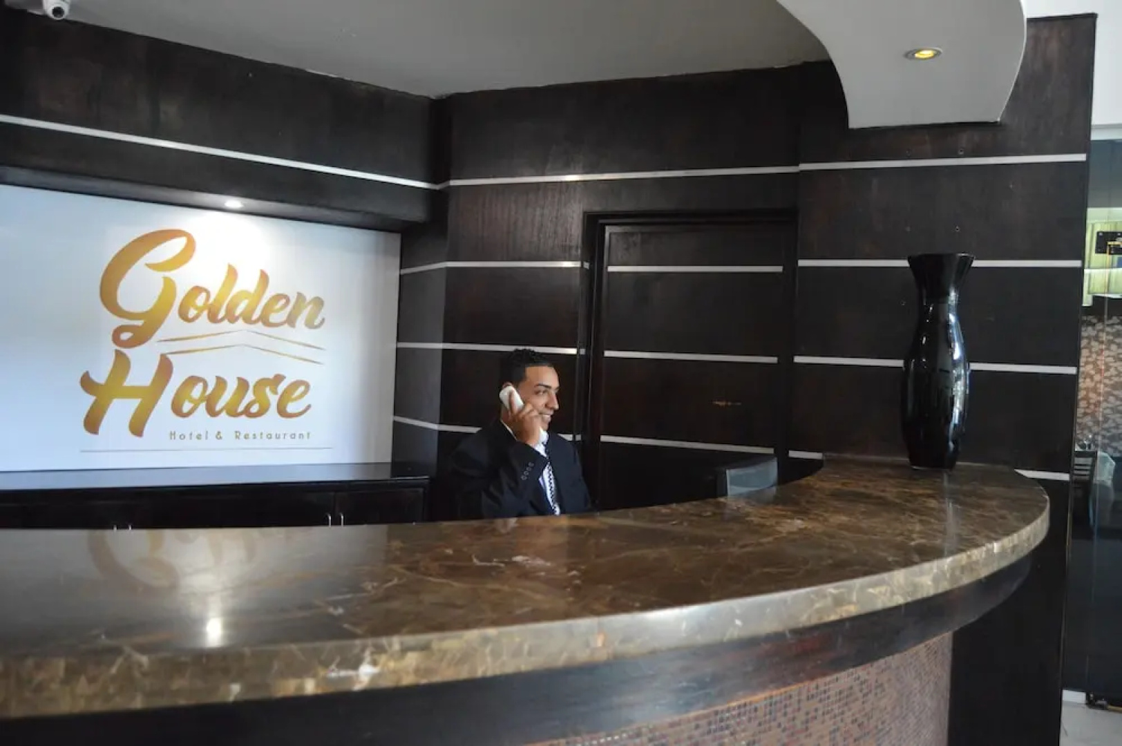 Golden House Hotel & Restaurant