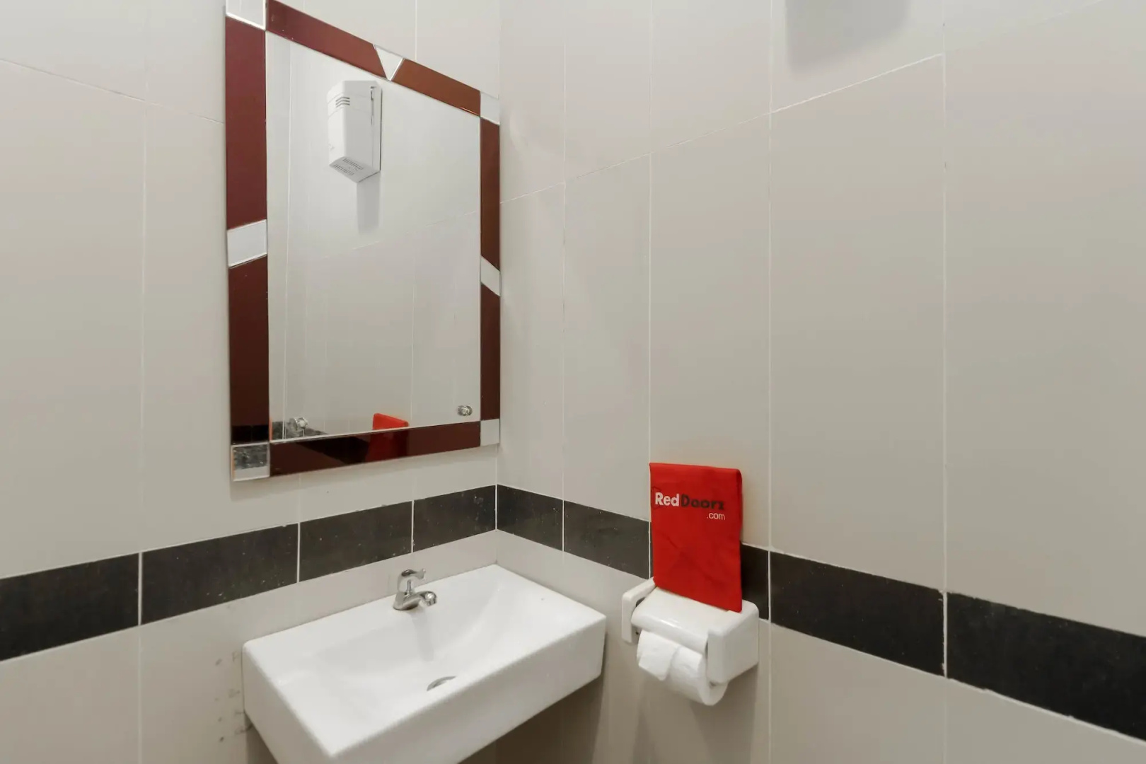 RedDoorz near Exit Toll Bogor