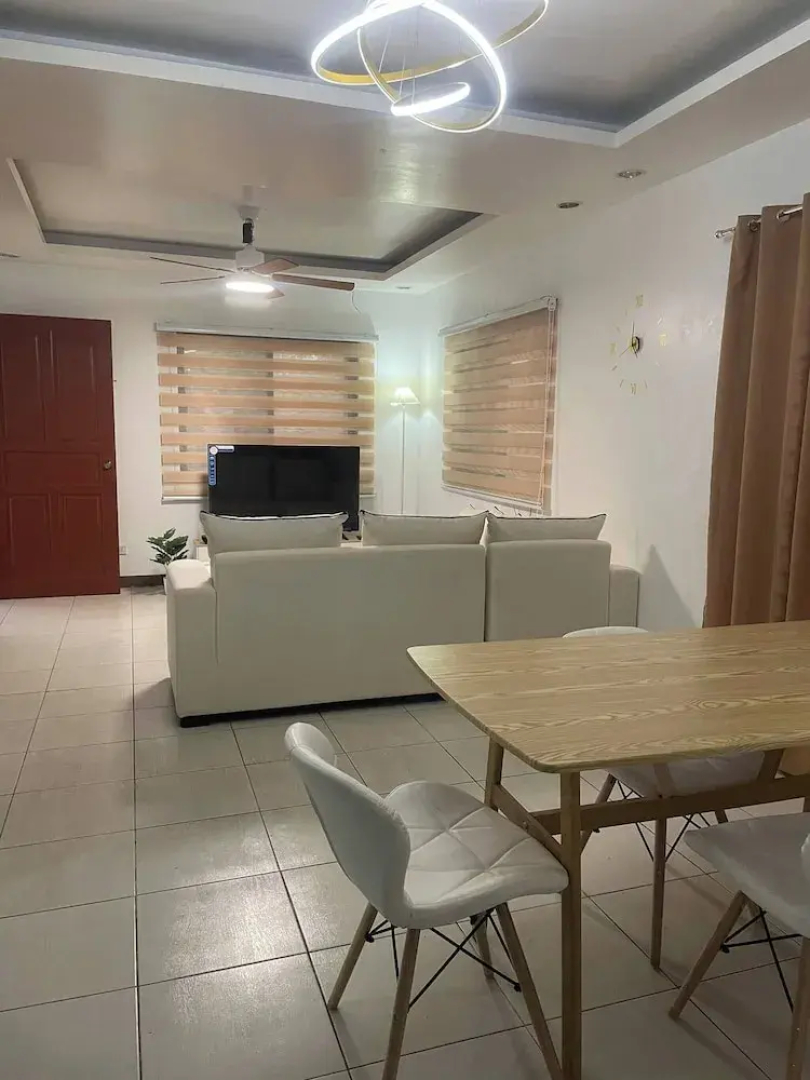 Elisha's Staycation Place-your Home Away From Home