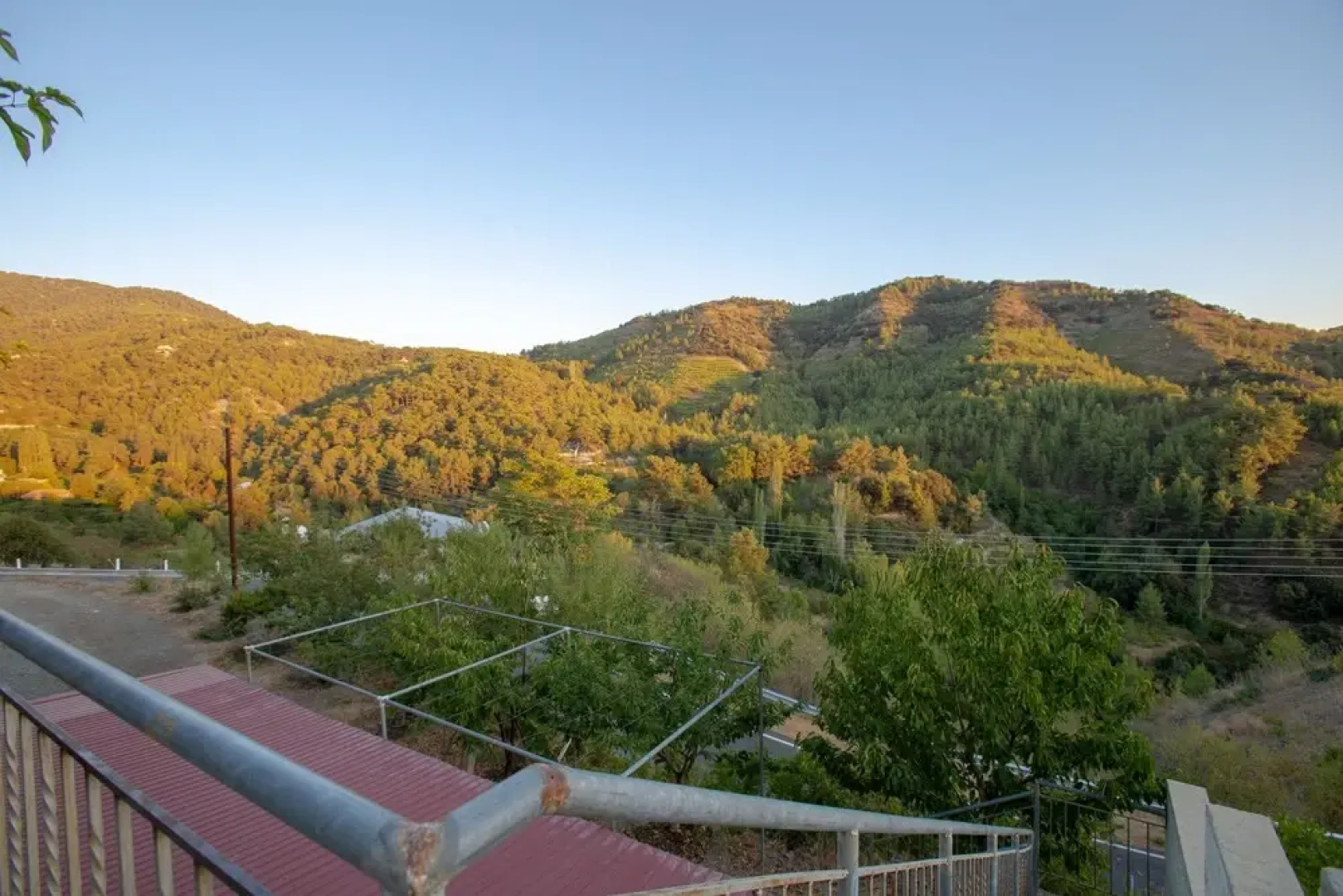 Satori Hut - Hostel