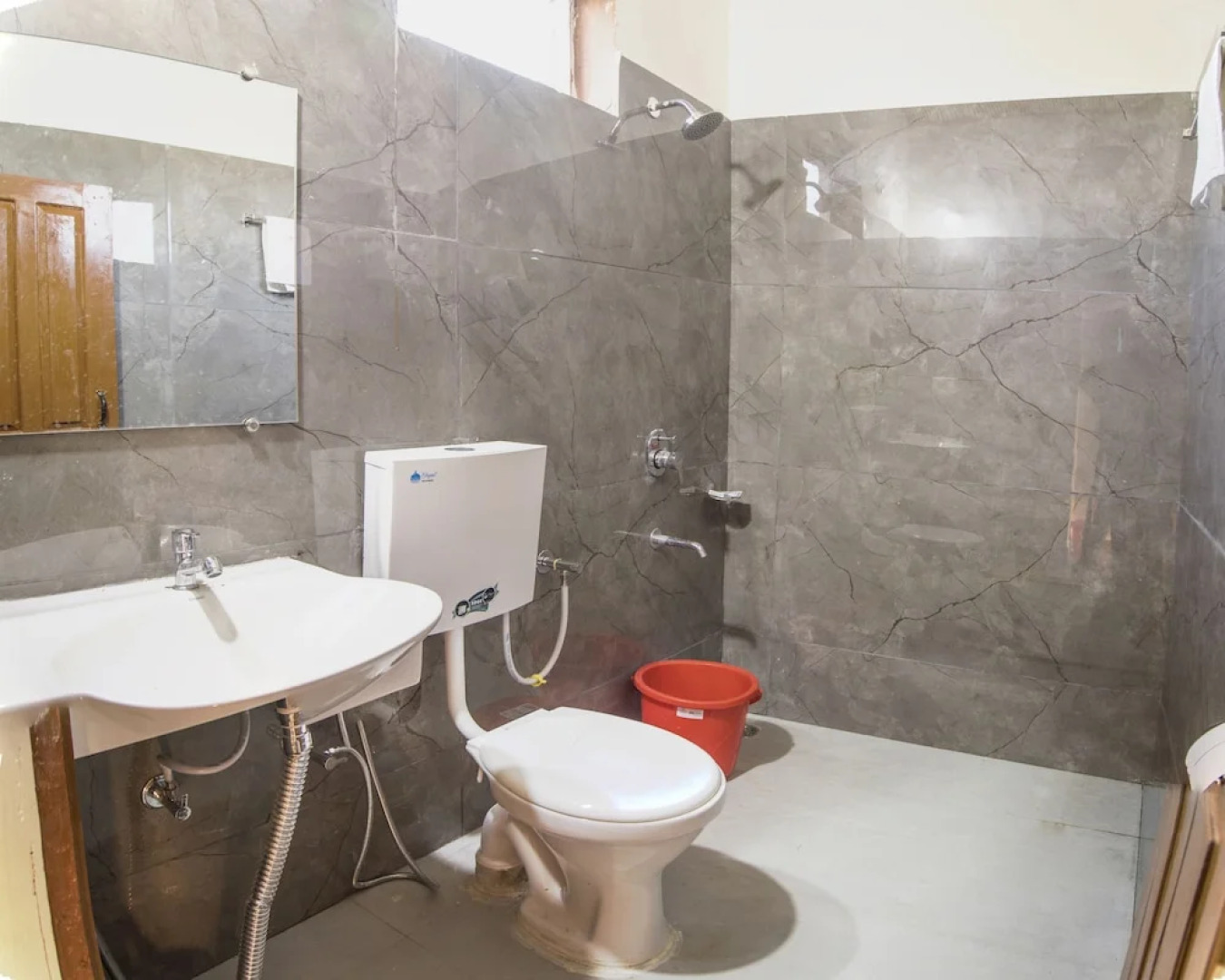 WOW STAYZ2 Pachmarhi Foothill Cottages