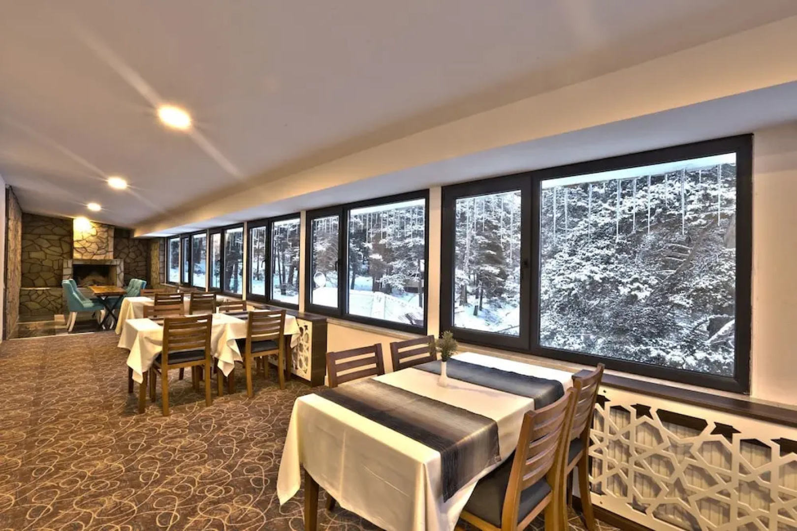 Lagoon Palace Hotel