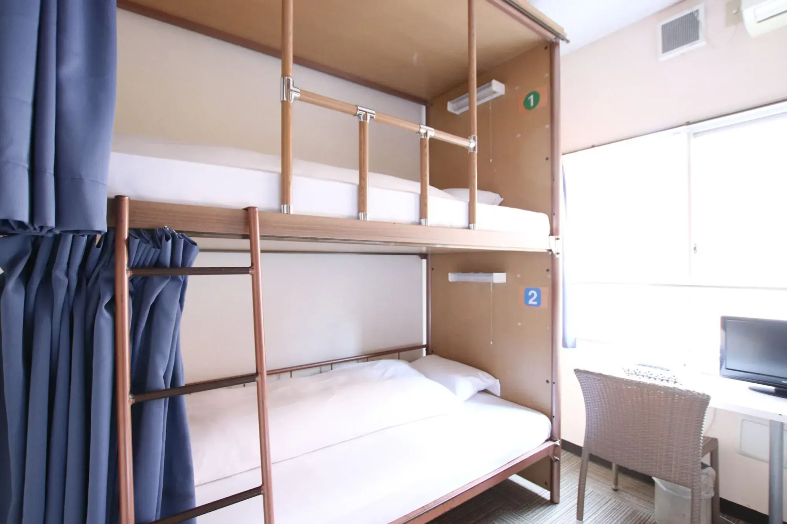 Sakura Hotel Jimbocho - Hostel