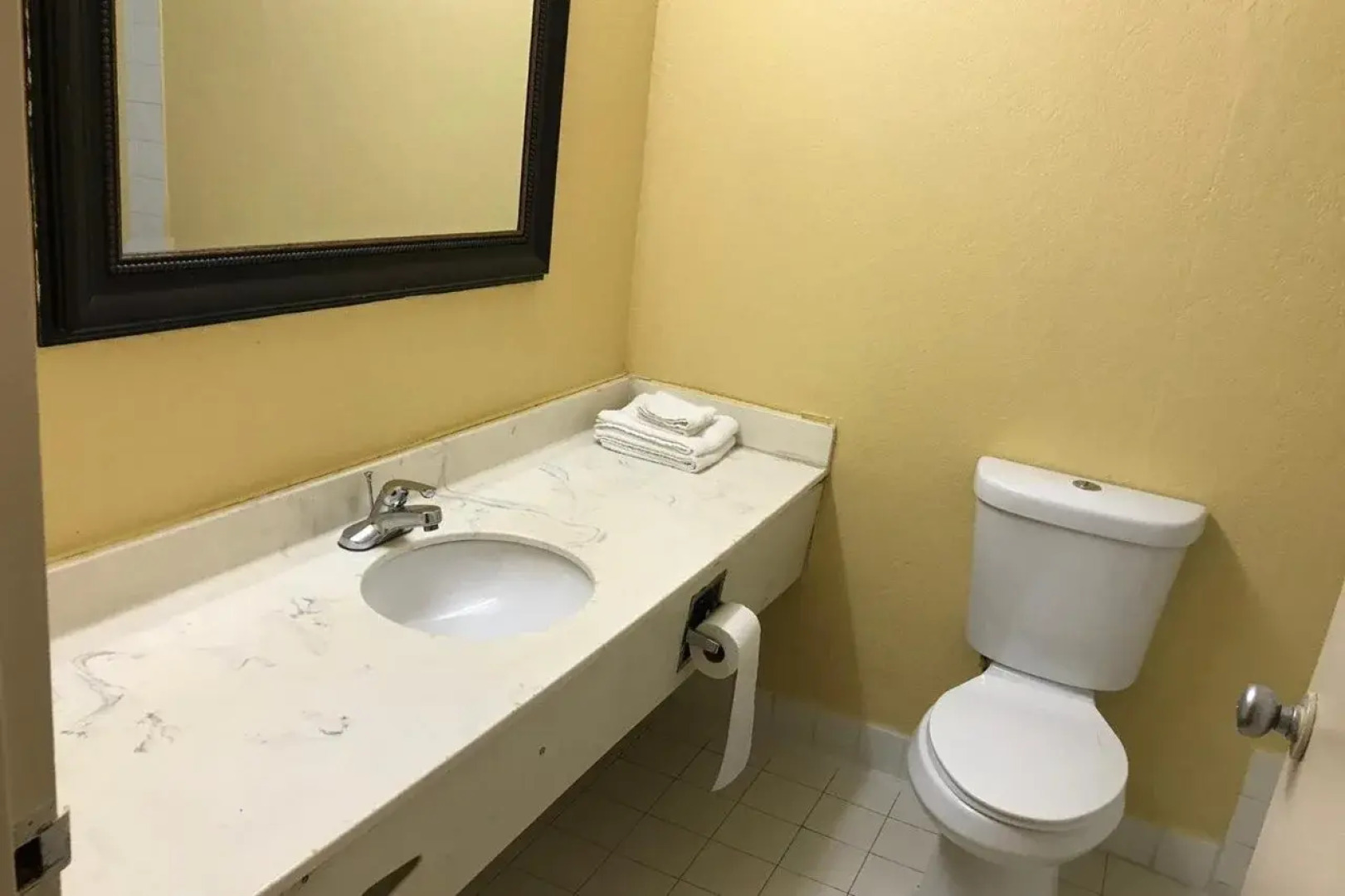 Rodeway Inn Fort Wayne Hotel