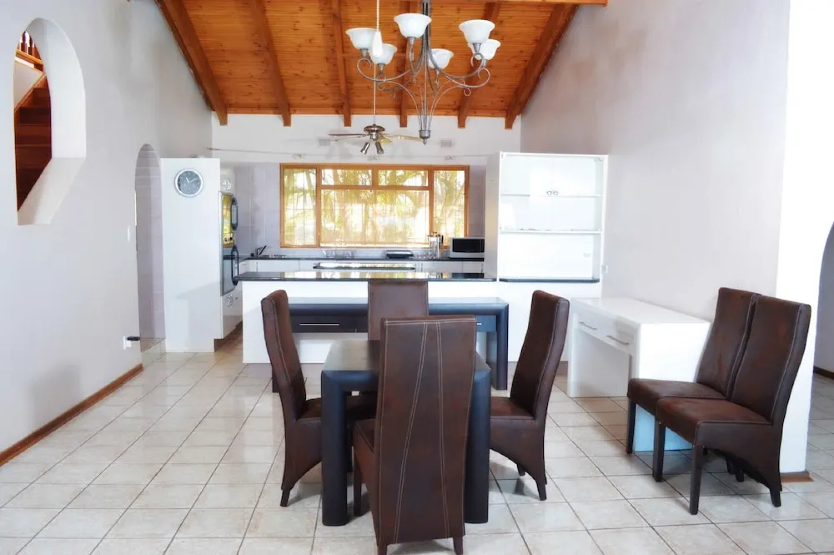 Empoza Sea View Guest House