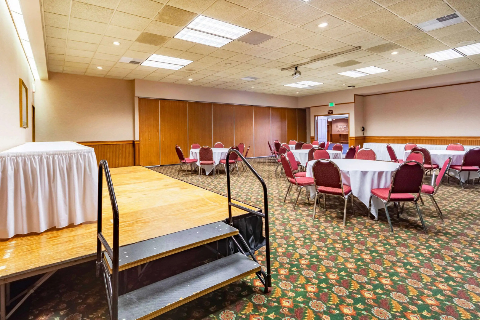 Suburban Studios I-80 Grand Island