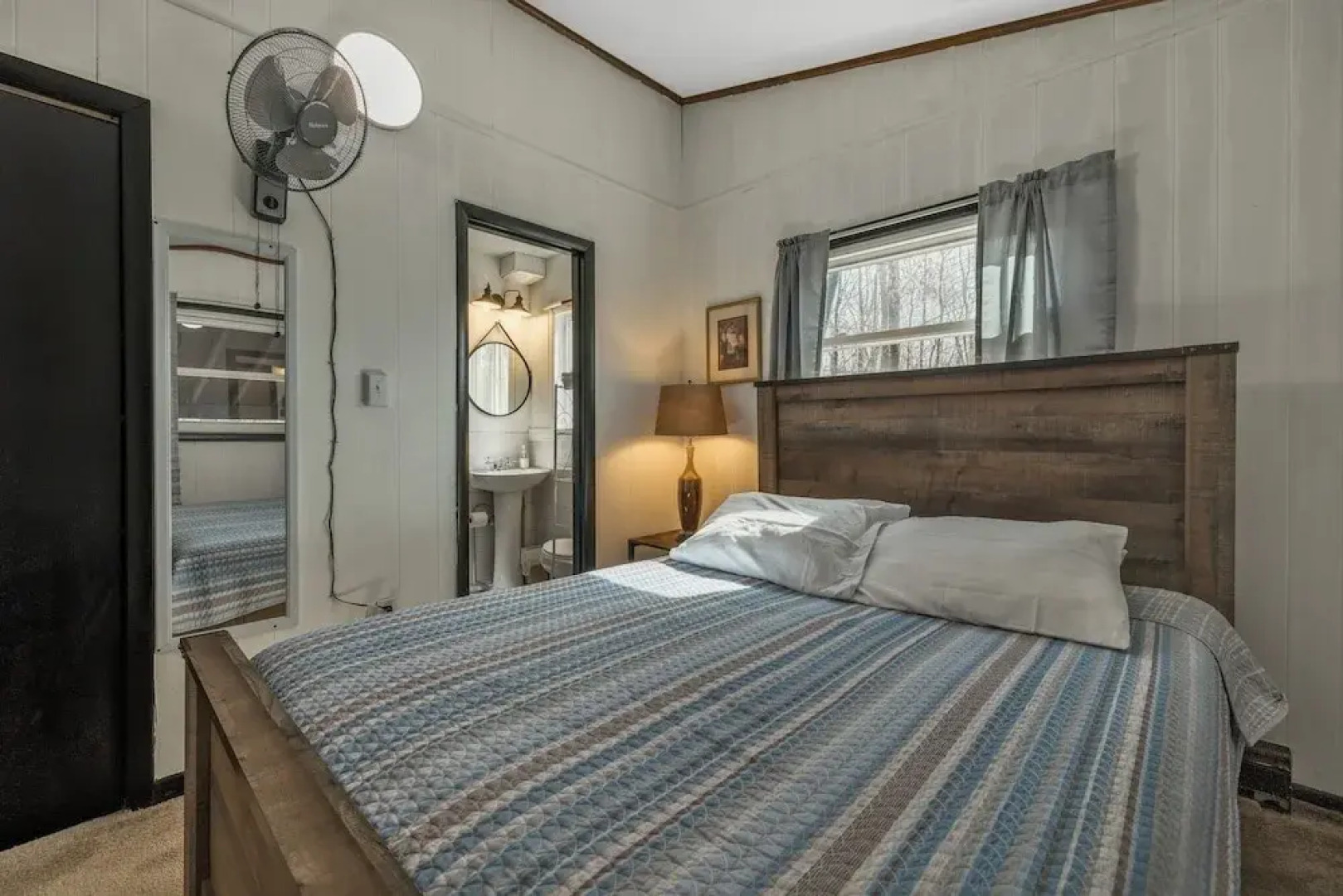 Nostalgic & Cozy Cabin: Steps To Pines Lake! Pet Friendly! 2 Bedroom Cabin by Redawning