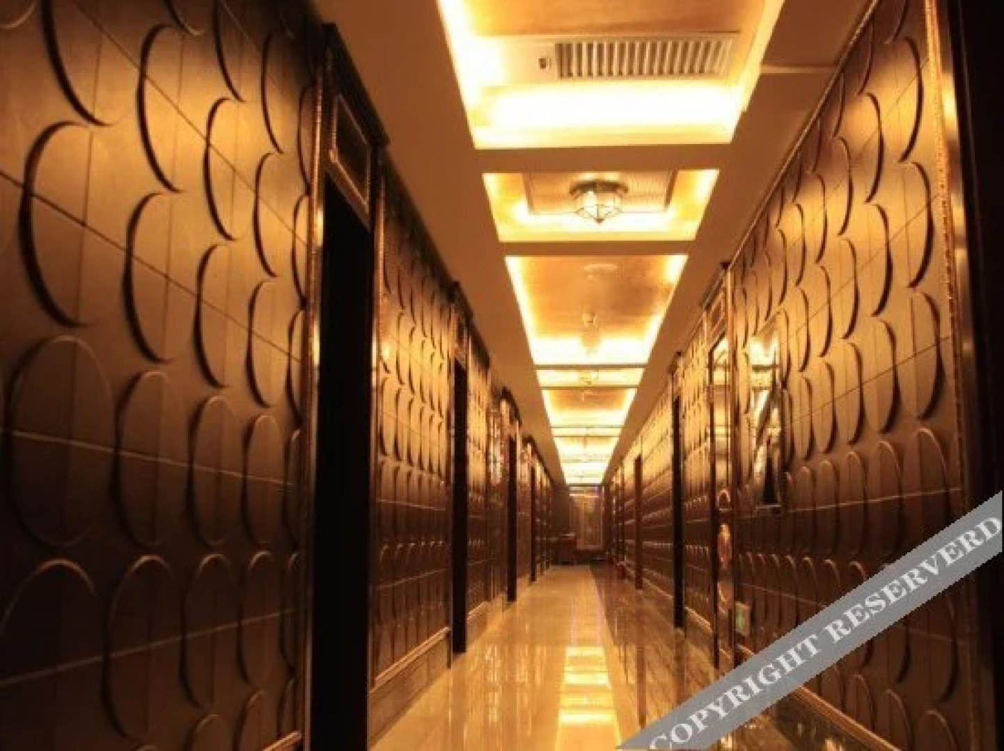 Ripple Hotel (Dandong Yalu River Bank)
