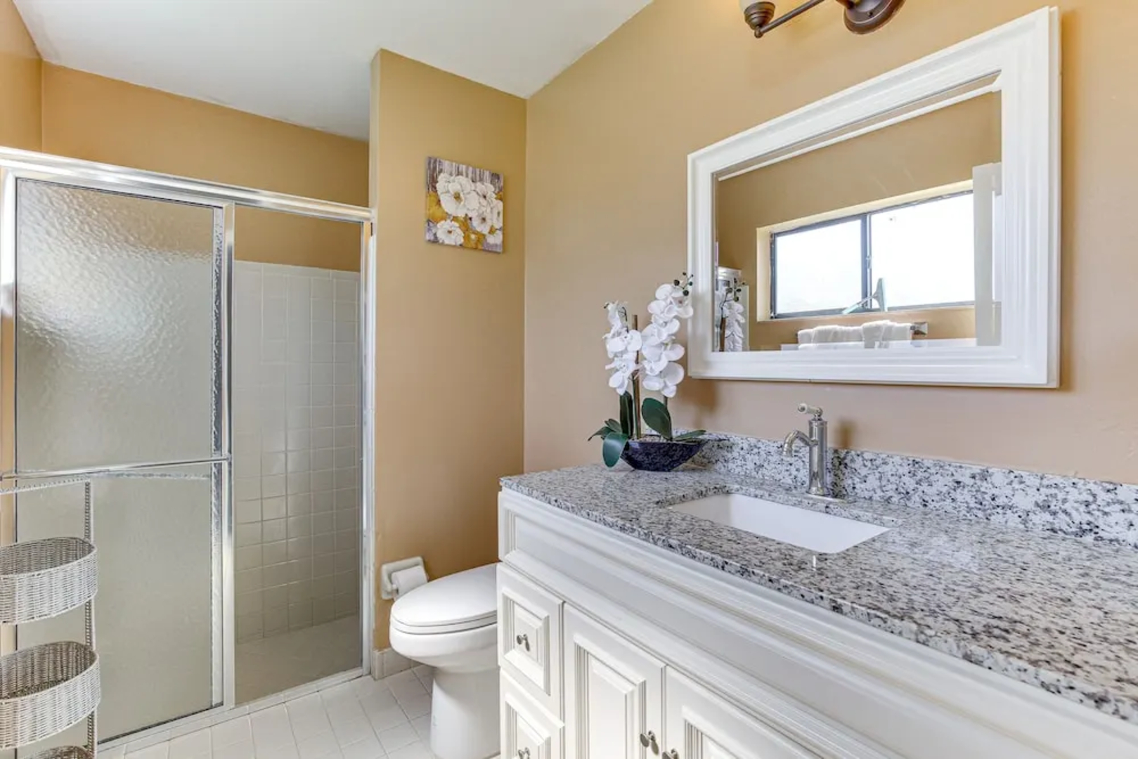 Near Beaches: Pet-friendly Sunrise Escape w/ Patio