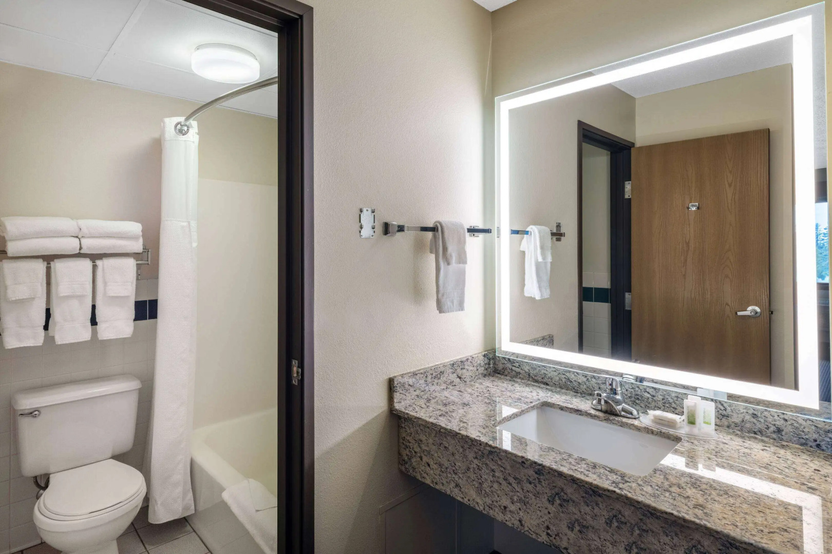 AmericInn by Wyndham Two Harbors Near Lake Superior