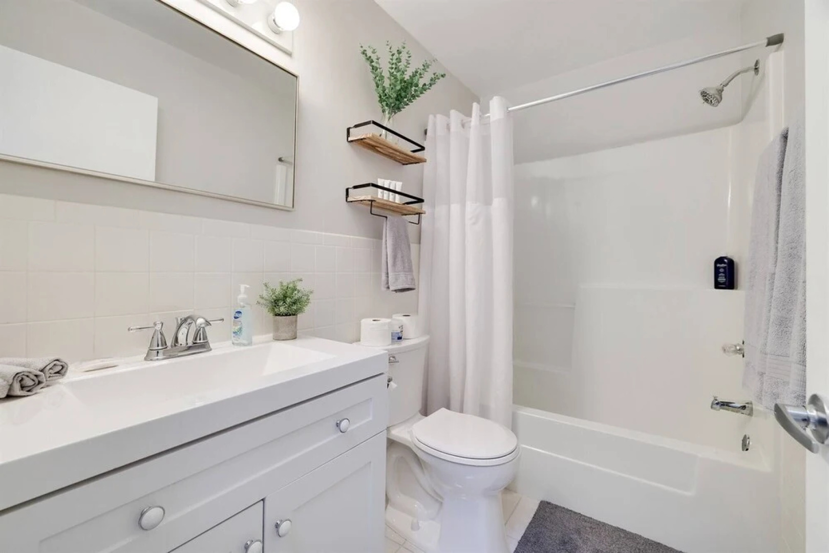 Dream Lakehouse Wfirepit Fireplace, Bbq, Wi-fi