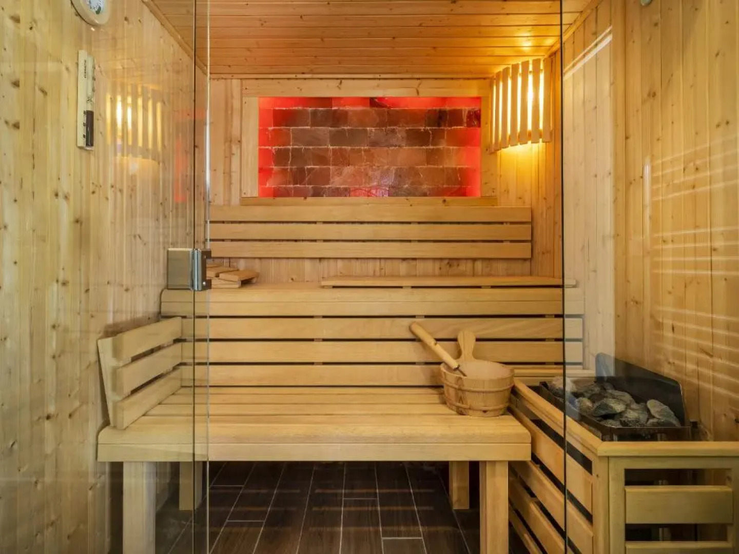 Studio avec piscine partagee jardin clos et wifi a Forcalquier