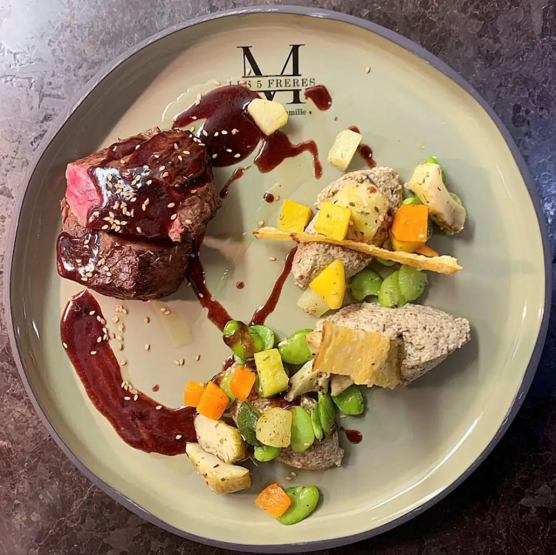 Les 5 Freres Maison de Famille